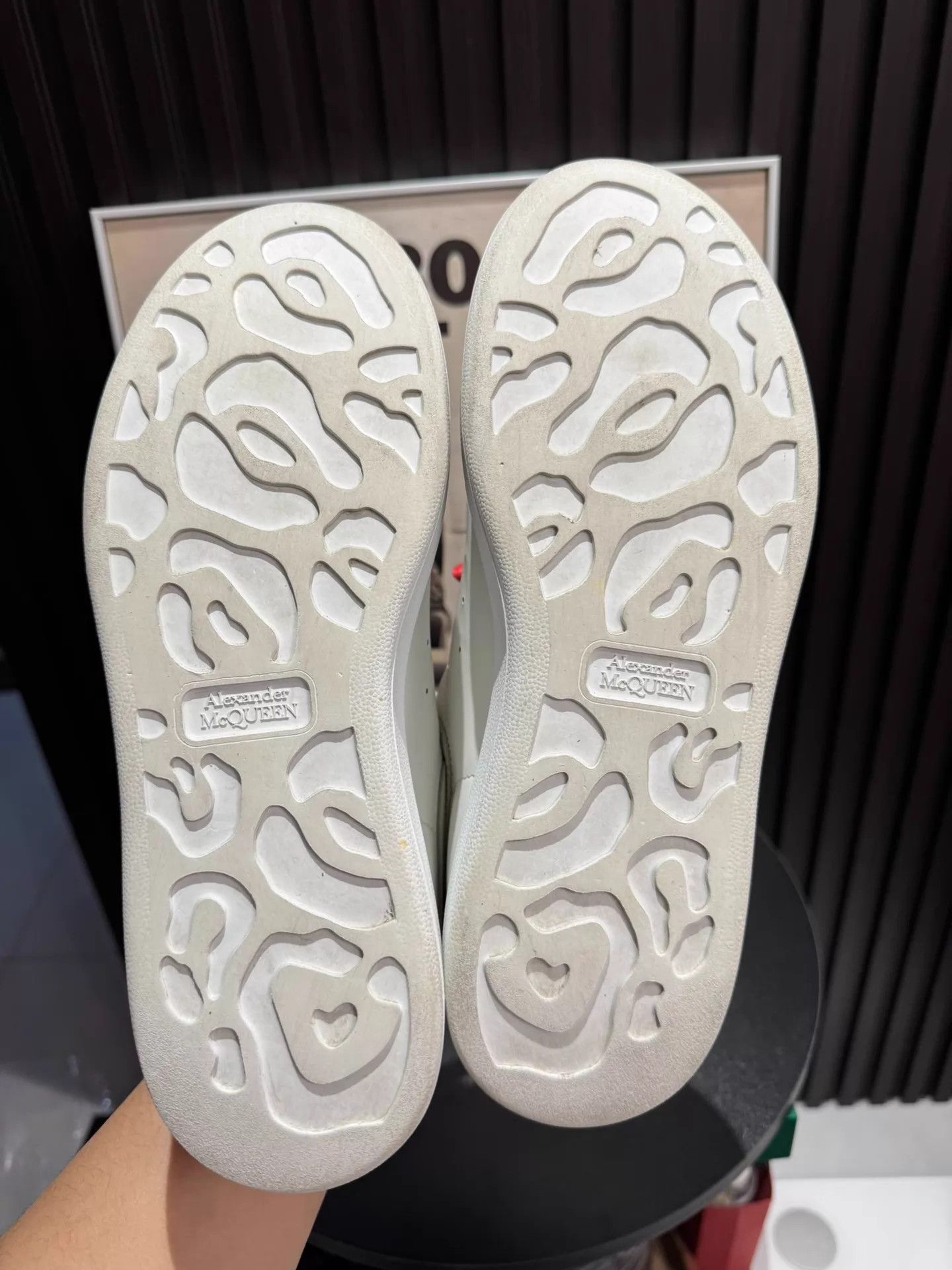 Alexander McQueen Alexander McQueen Women's White Sneaker 39 Size US 8.5 / IT 38.5 - 8 Thumbnail