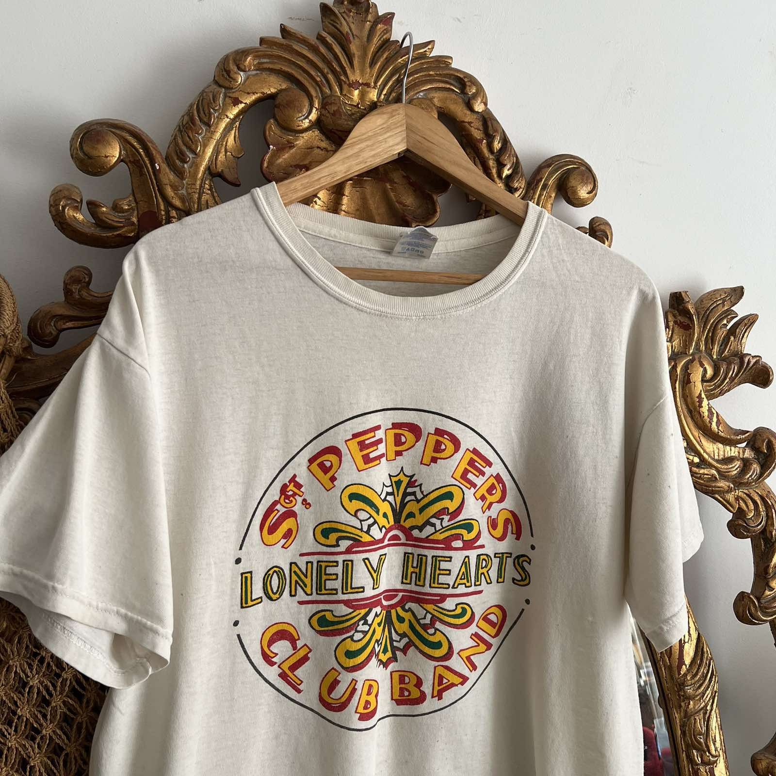 Band Tees × Vintage Vintage 2000s The Beatles Lonely Hearts Band T Shirt Size US L / EU 52-54 / 3 - 3 Thumbnail