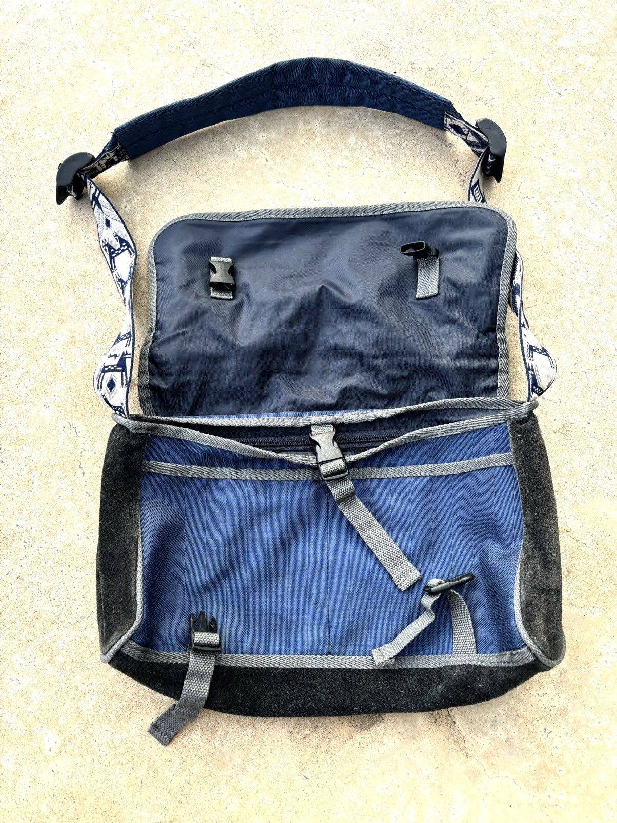 CABANE de ZUCCa Rare Zucca By Issey Miyake Messenger Crossbody Bag Size ONE SIZE - 3 Thumbnail