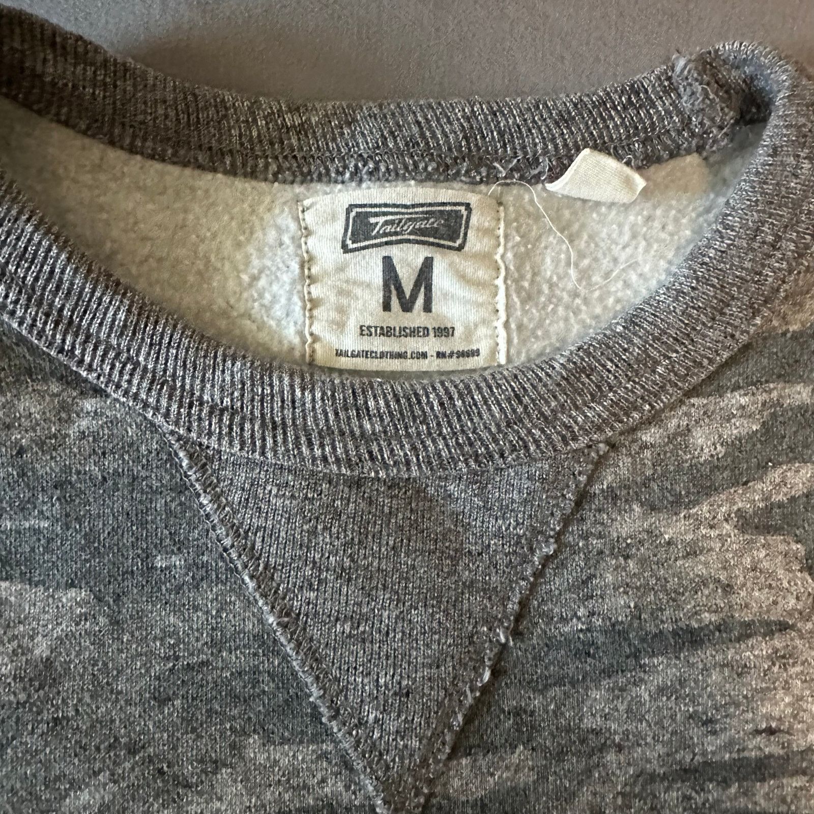 American Eagle Outfitters Tailgate AE Wisconsin Badgers Crewneck Sweatshirt - size M Size M / US 6-8 / IT 42-44 - 4 Thumbnail