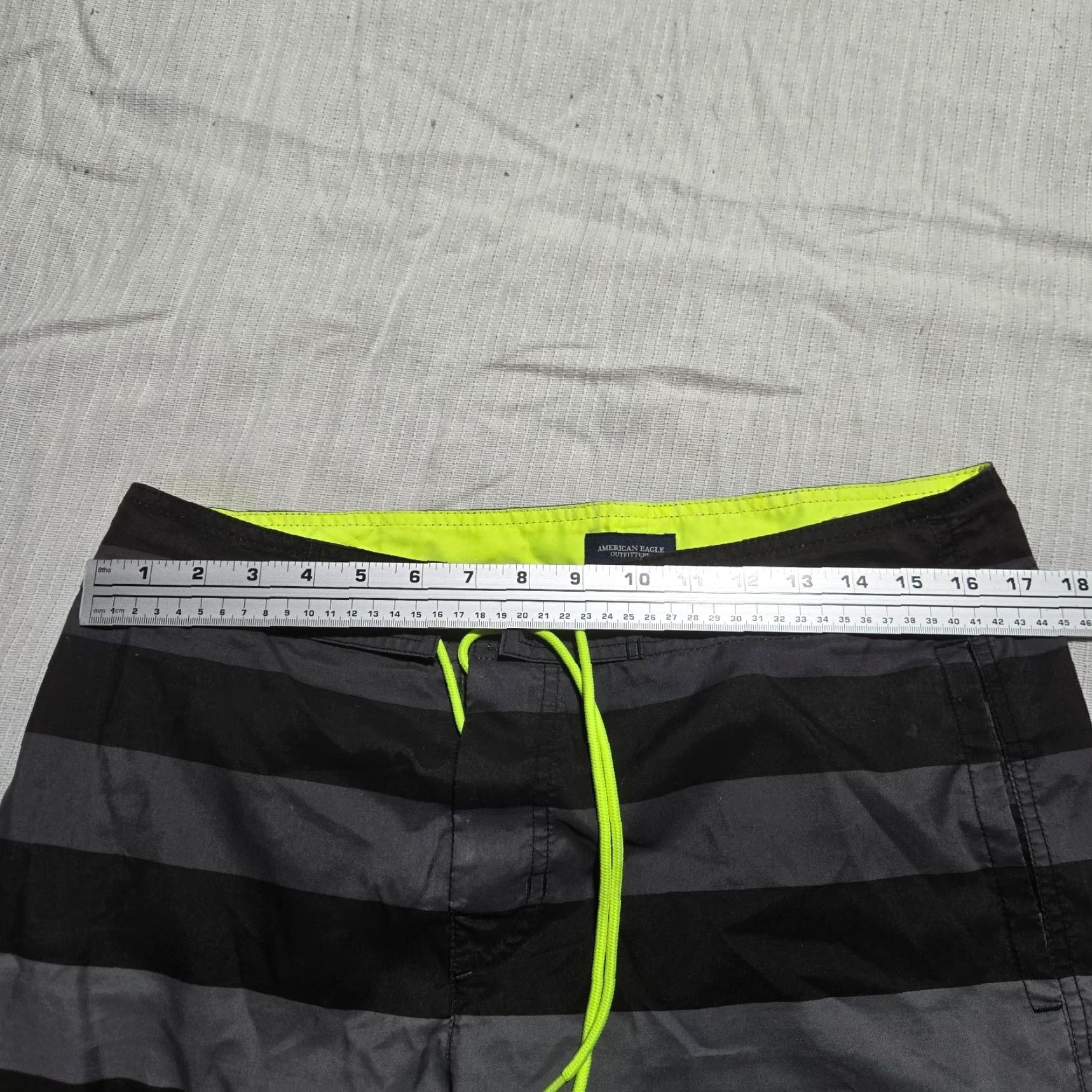 American Eagle Outfitters American Eagle Outfitters Surfing Swim Trunks Men M Medium Multicolor Pockets Drawstring Elastic Waist Patriots American Flag Theme 90s? No. Size US 31 - 4 Thumbnail