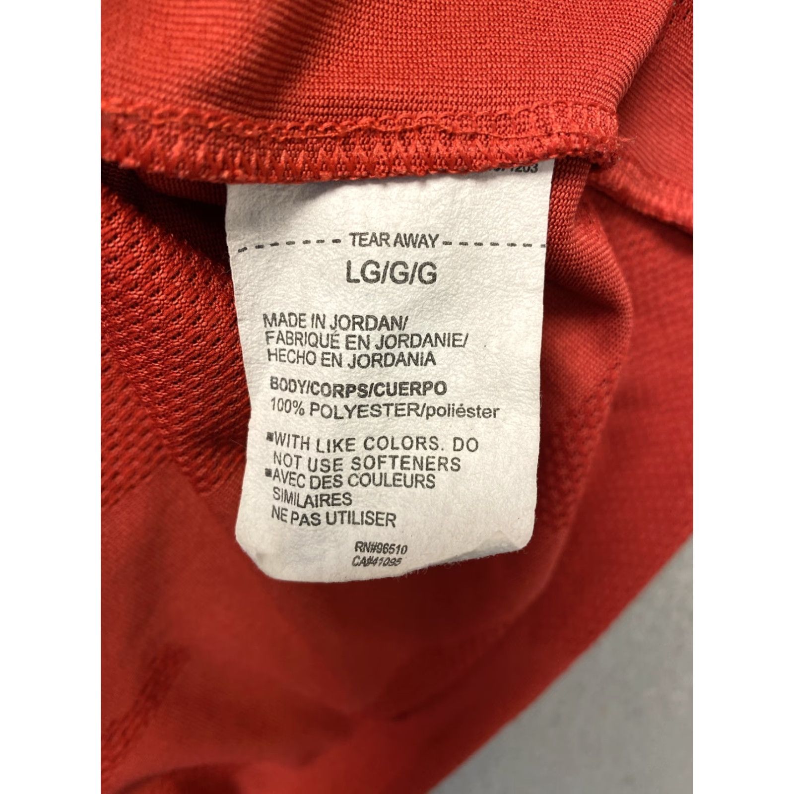 Under Armour VINTAGE? Wait, not vintage. Under Armour HeatGear Shirt Red Mens Large Short Sleeve Activewear T-Shirt, Crew Neck, Polyester Blend, Regular Fit, 33-74 Size US L / EU 52-54 / 3 - 6 Thumbnail