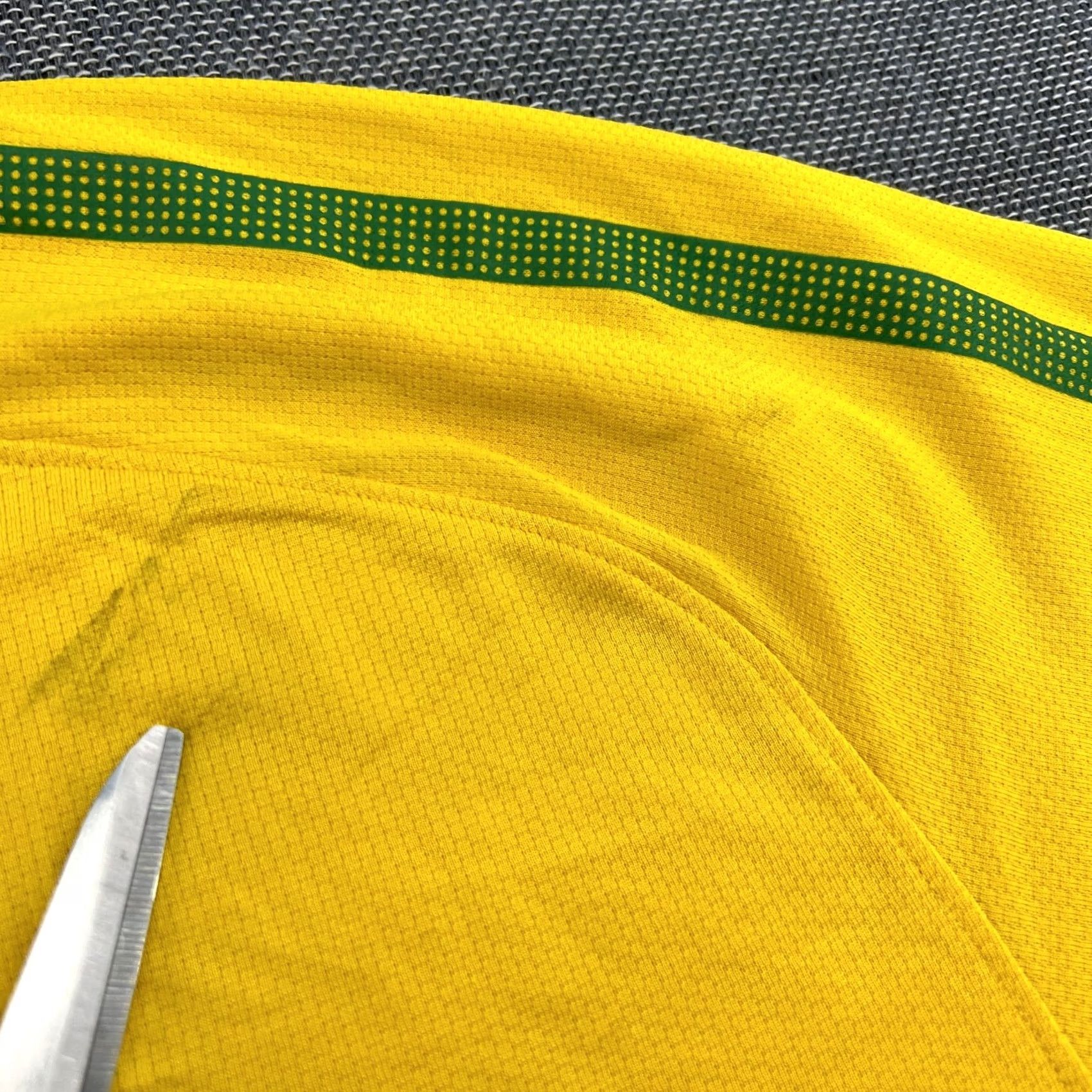 Nike Nike Brazil 2010 2011 Home Football Jersey Mens 2XL Yellow Adult Shirt Size US XXL / EU 58 / 5 - 5 Thumbnail