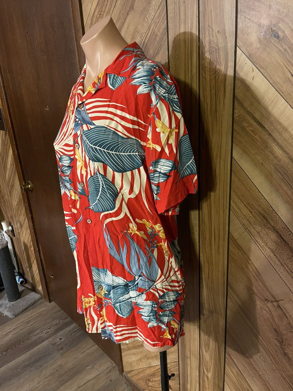 Other Red Floral Hawaiian Print Men’s Small Button Down Shirt Size US S / EU 44-46 / 1 - 4 Thumbnail