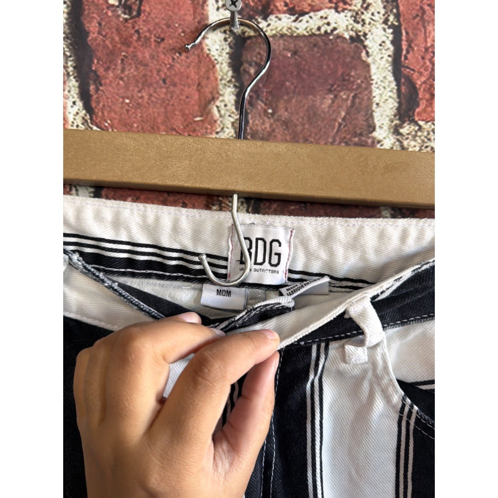 Bdg BDG Urban Outfitters Mom Jeans SZ 30 Black & White Stripe Retro High Waist Womens Jeans Size 30" / US 8 / IT 44 - 2 Thumbnail