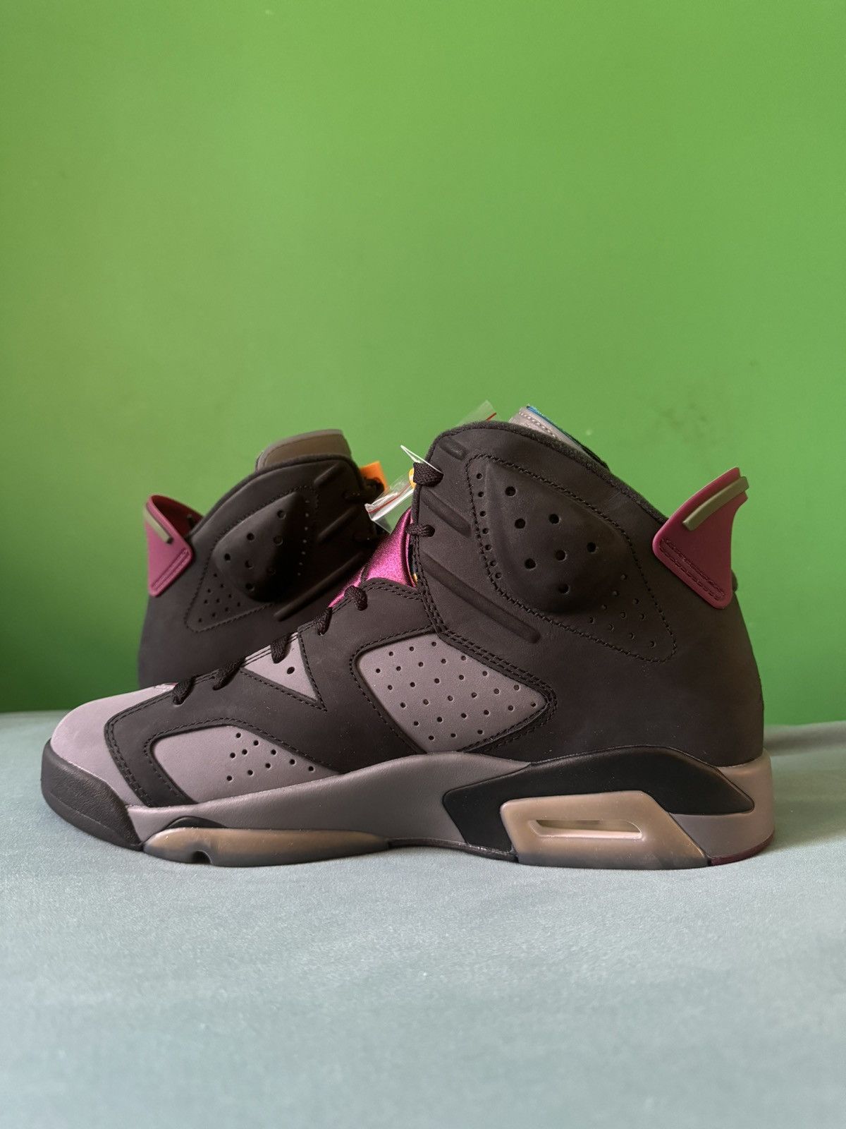 Jordan Brand Nike Air Jordan 6 Bordeaux 2021 Size US 10.5 / EU 43-44 - 2 Thumbnail