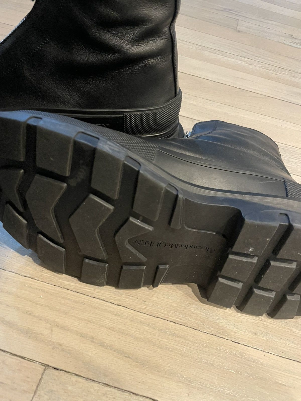 Alexander McQueen Alexander Mcqueen Tread Slick Zip Detailed Boots Size US 10 / EU 43 - 7 Thumbnail