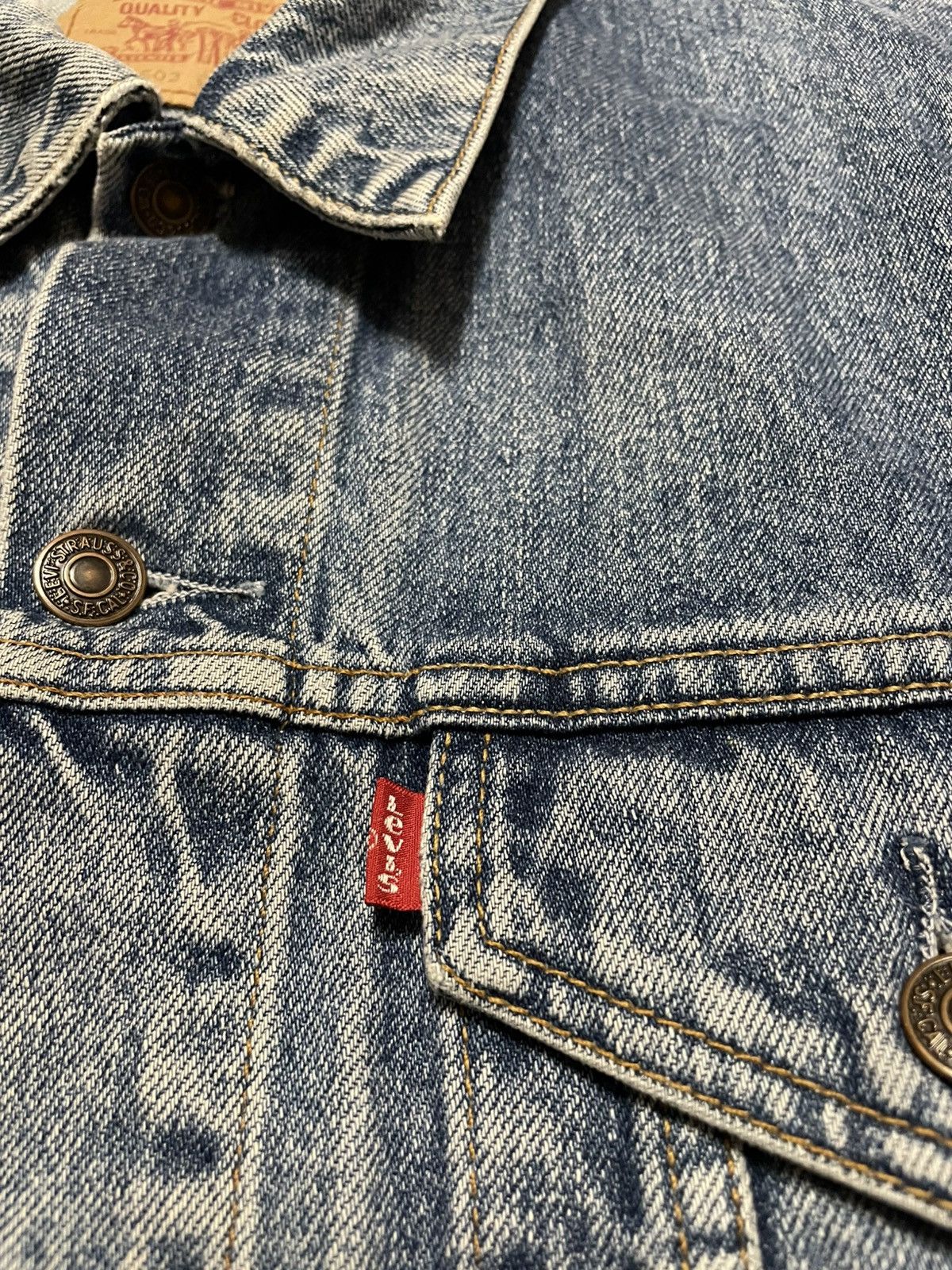 Levi's Vintage Levis Distressed Denim Jacket 90s Size L Men’s Size US L / EU 52-54 / 3 - 8 Thumbnail