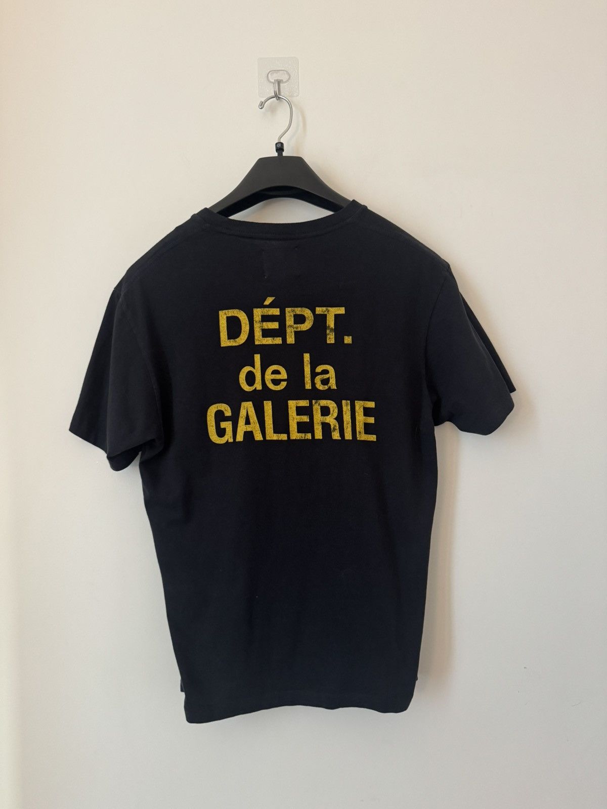 Gallery Dept. Gallery Dept. “Dépt. de la Galerie” Logo Tee size M Size US M / EU 48-50 / 2 - 1 Thumbnail