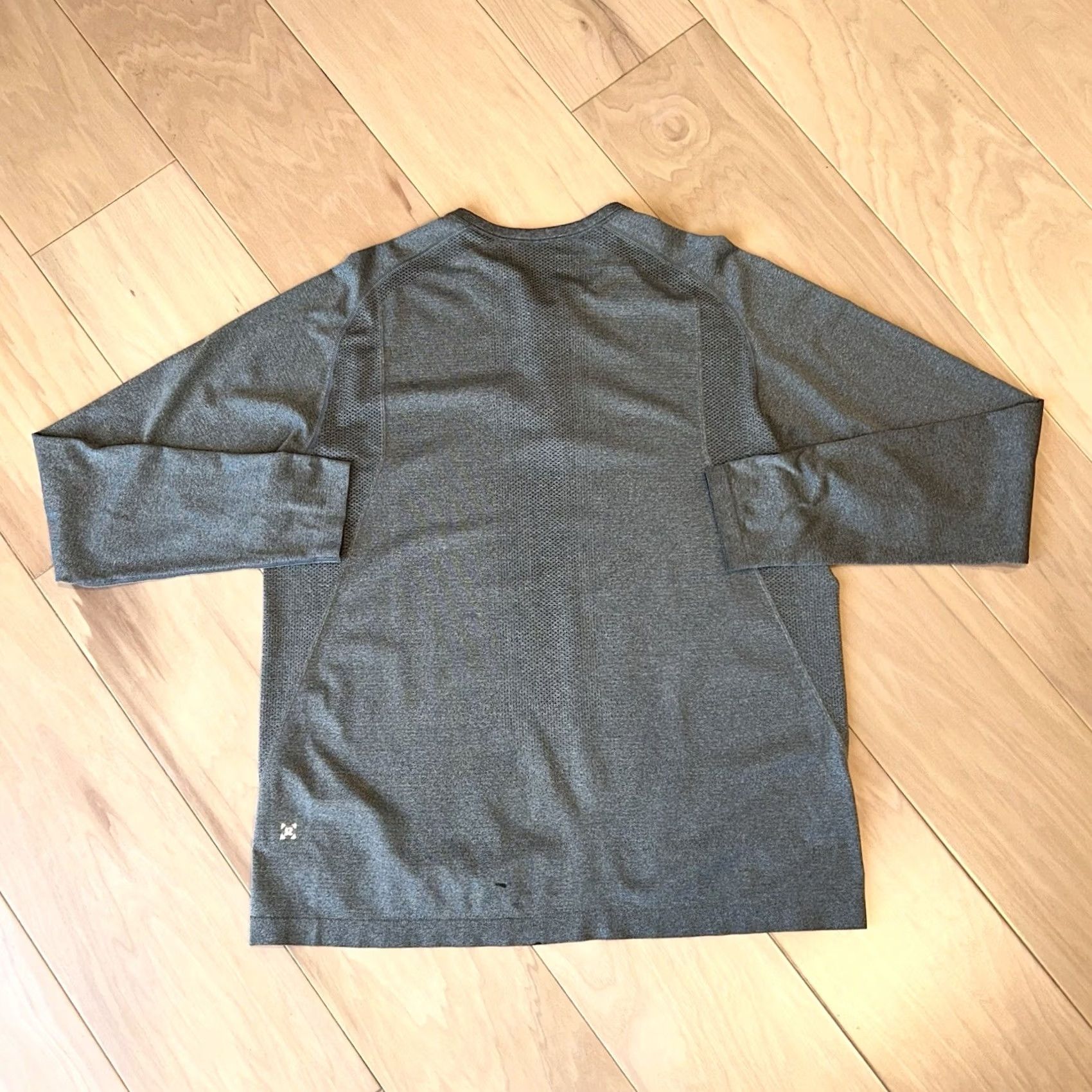 Lululemon Lululemon Live In Practice Henley Gray Long Sleeve T-Shirt Men’s XL Distressed Size US XL / EU 56 / 4 - 2 Thumbnail