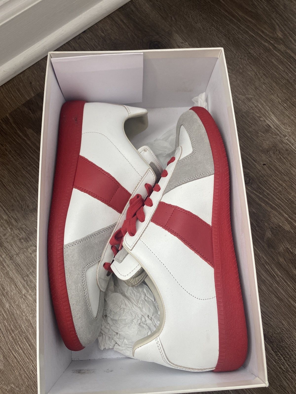 Maison Margiela White and red masion margiela Size US 8 / EU 41 - 2 Thumbnail