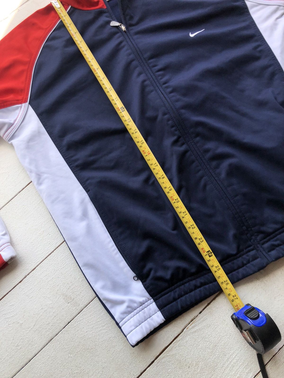 Nike Very Vintage Nike Full Zip Hoodie Y2K Small Swoosh Size US L / EU 52-54 / 3 - 11 Thumbnail