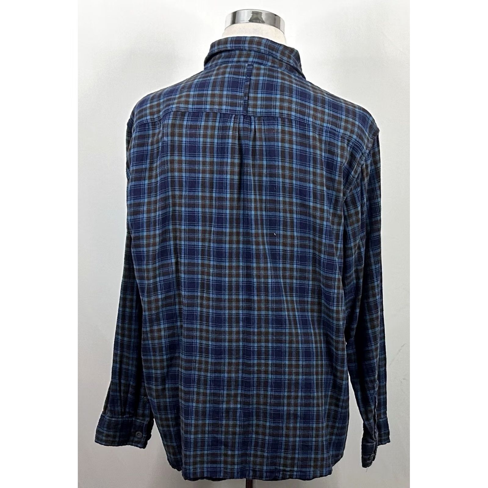 Carbon2Cobalt Carbon 2 Cobalt XL Flannel Shirt Blue Plaid Cotton Button Front Casual Shirt Men XL Blue Plaid Cotton Button-Front Long Sleeve Collared Shirt Size US XL / EU 56 / 4 - 5 Thumbnail
