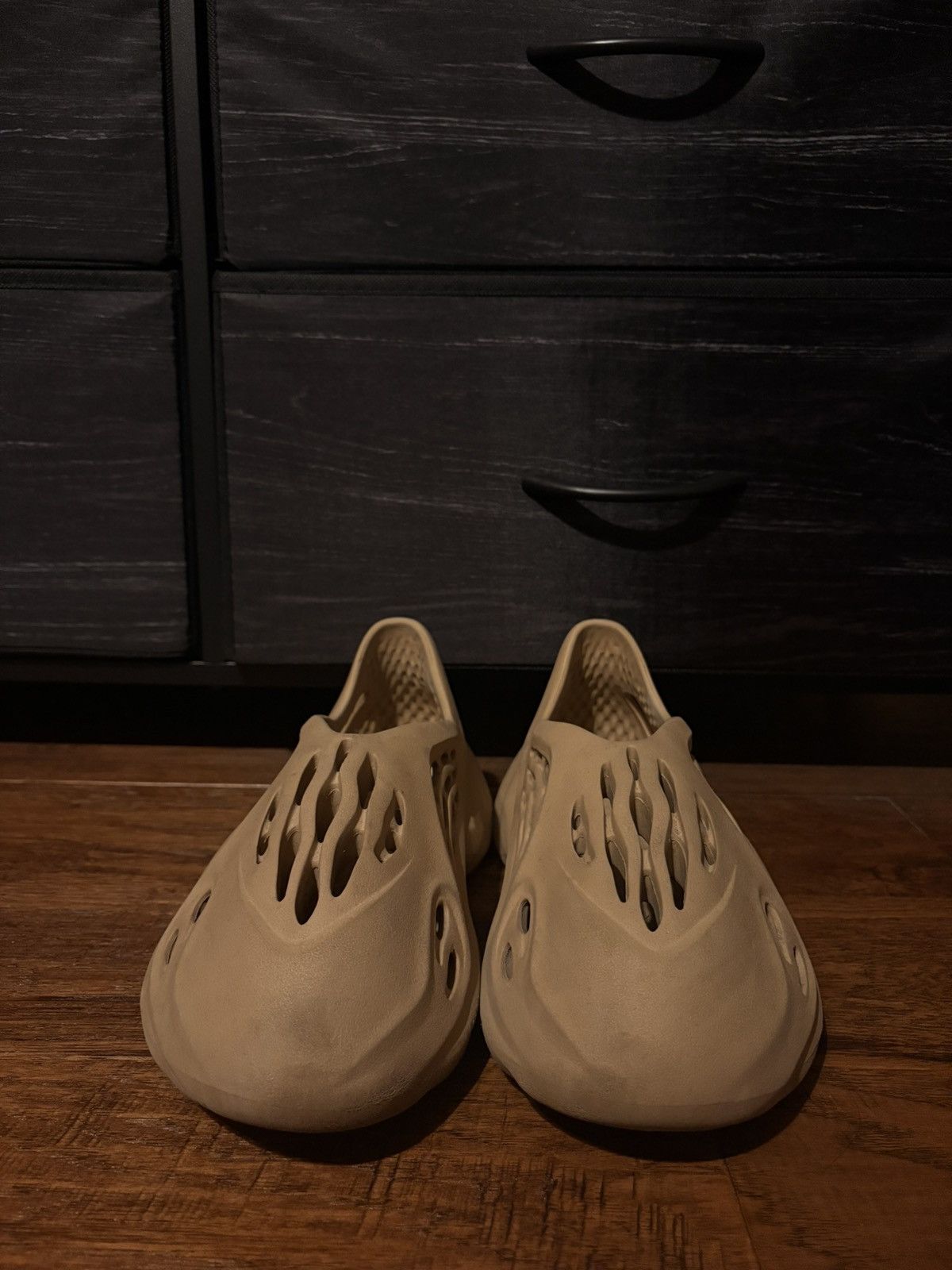 Yeezy YEEZY FOAM RNNR Size US 10 / EU 43 - 4 Thumbnail