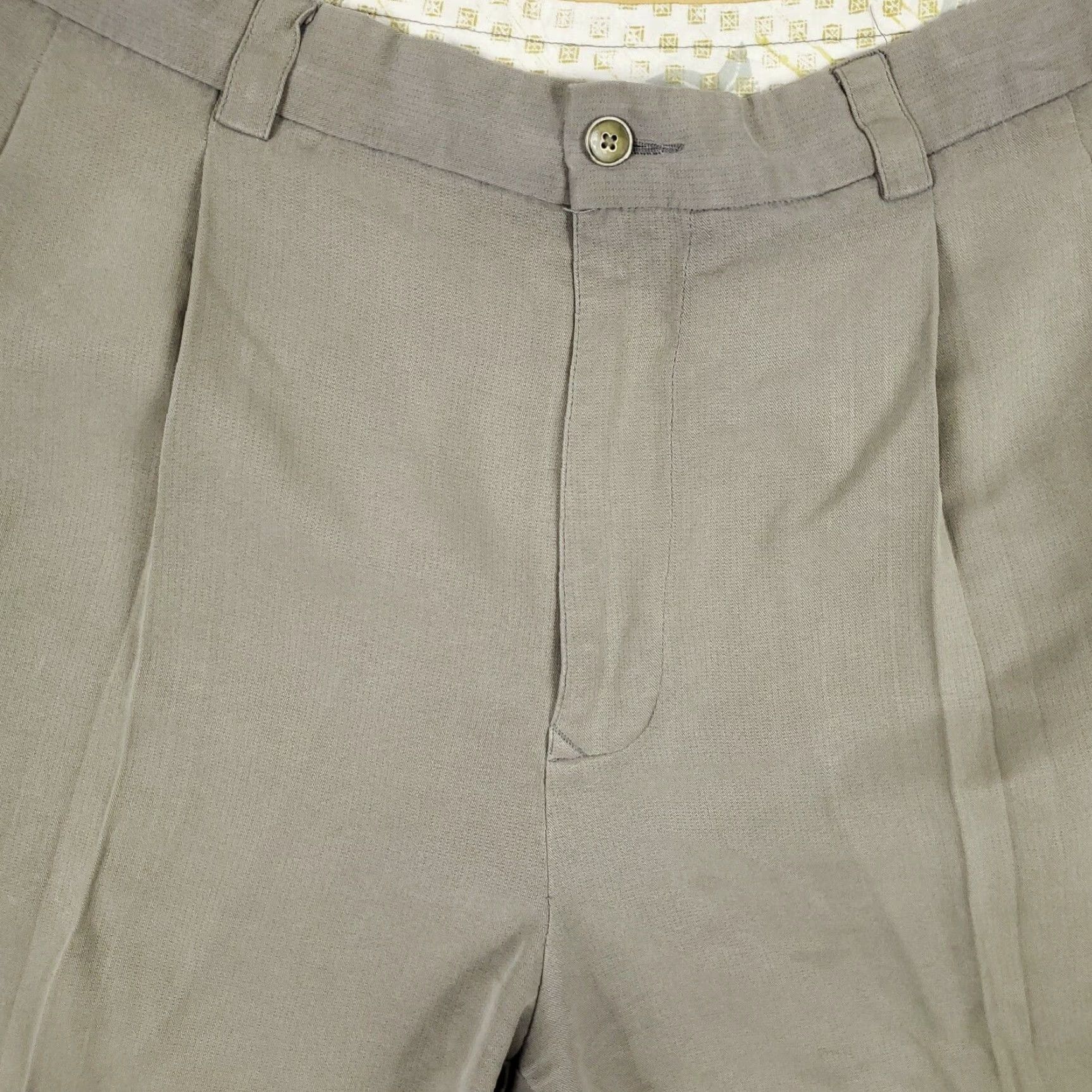 Tommy Bahama VINTAGE Tommy Bahama Men's Gray Silk Chino Shorts Size 35 Pleated Casual Preppy Size US 35 - 2 Thumbnail