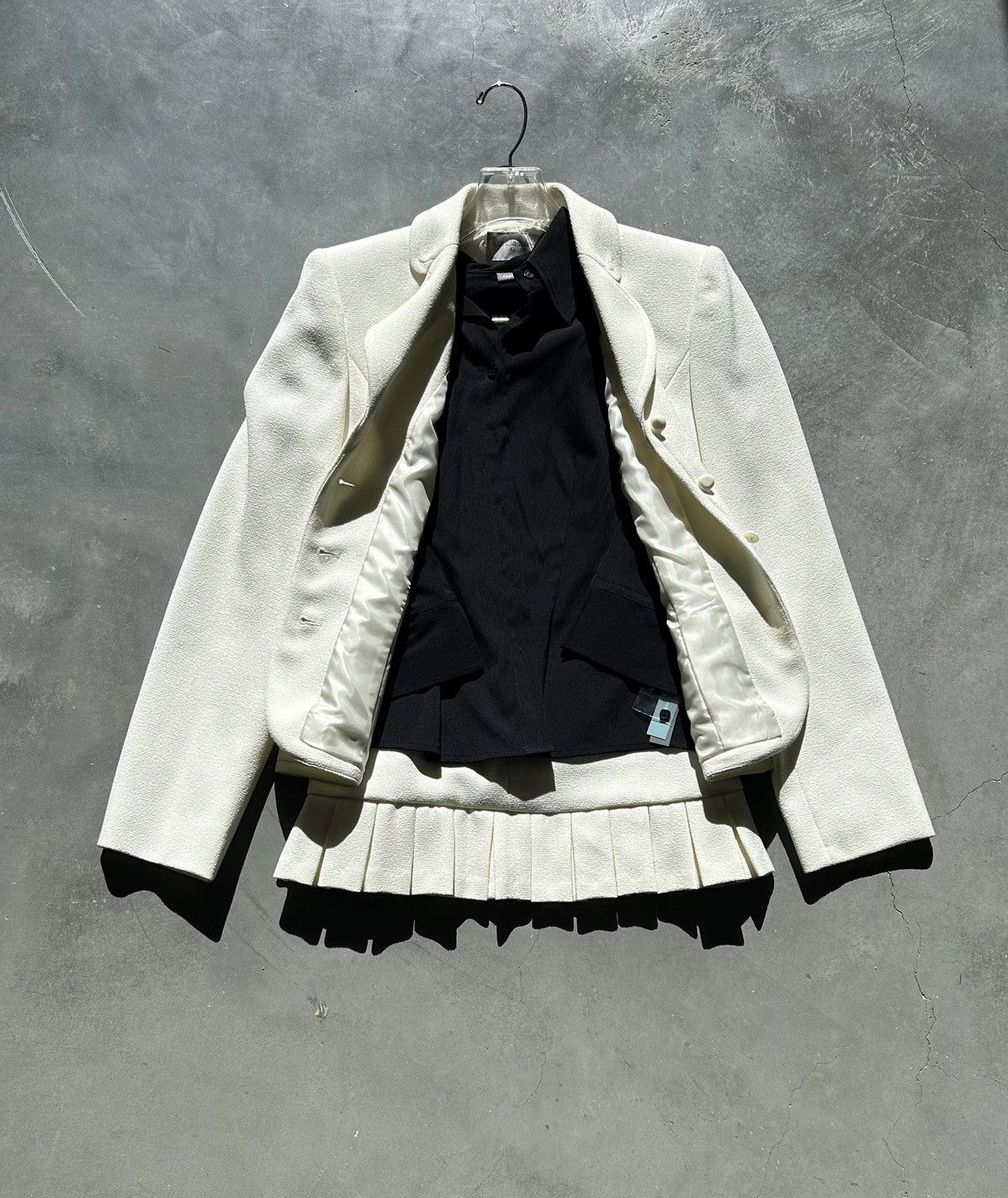 Vintage Brand new white Liz Claiborne suit Size S / US 4 / IT 40 - 2 Thumbnail