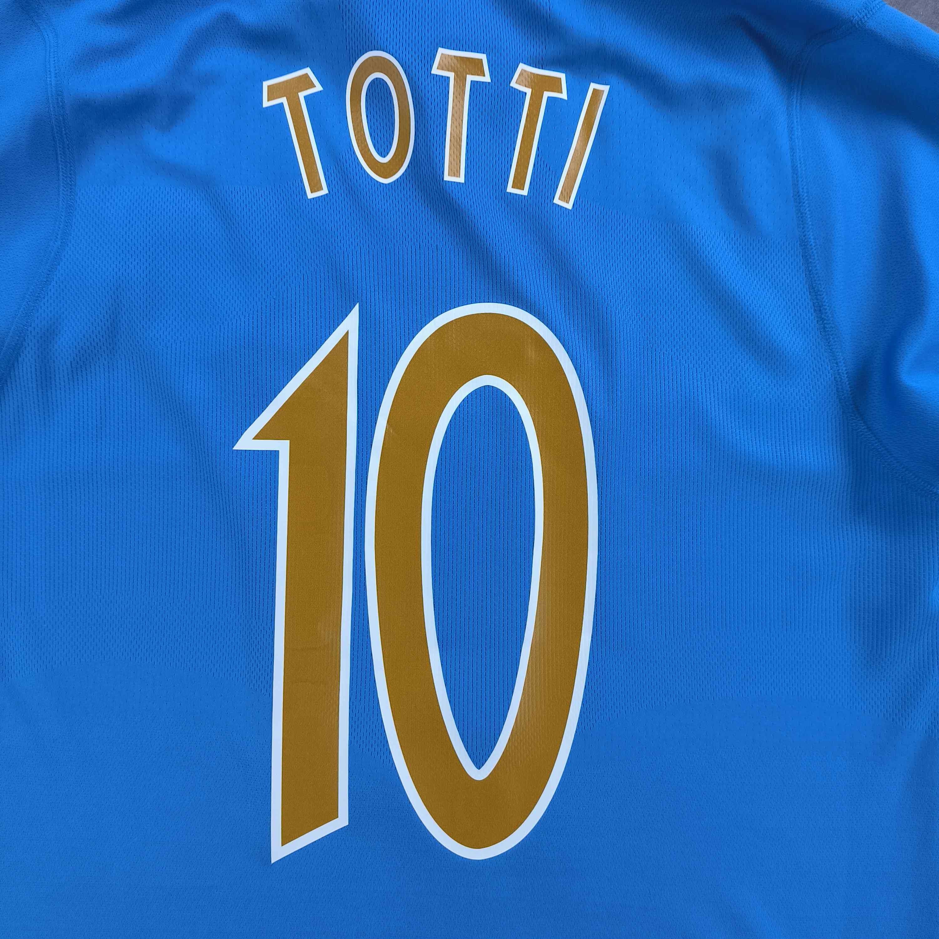Puma Italy 2003-04 Puma home Francesco Totti football jersey sz S Size US S / EU 44-46 / 1 - 7 Thumbnail