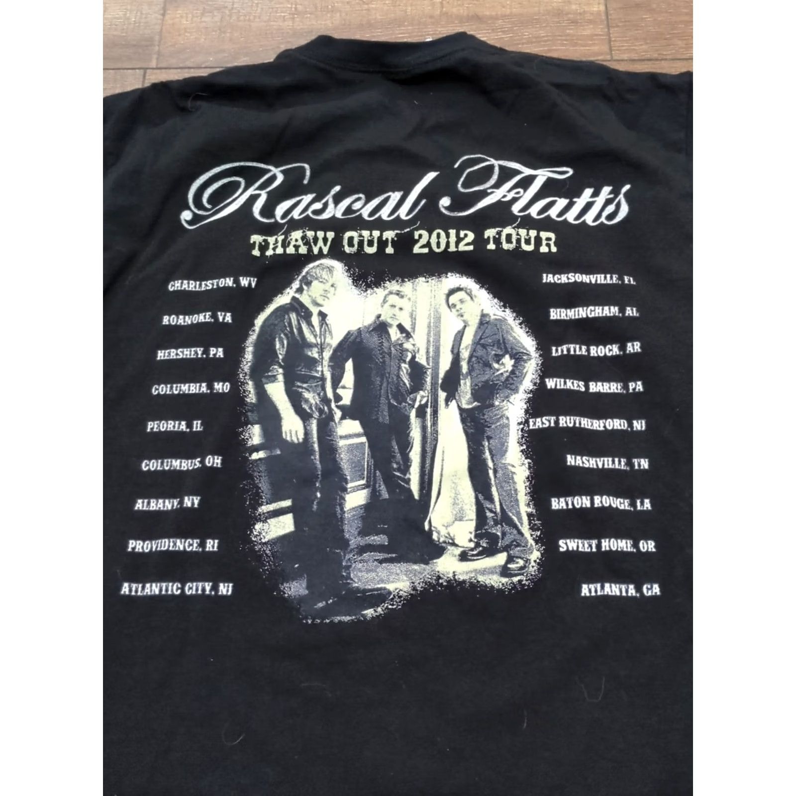 Vintage RASCAL FLATTS Thaw Out Official 2012 Country Tour Dates T-Shirt Large L Crew Neck Short Sleeve Unisex Adults 100% Cotton Size US L / EU 52-54 / 3 - 4 Thumbnail
