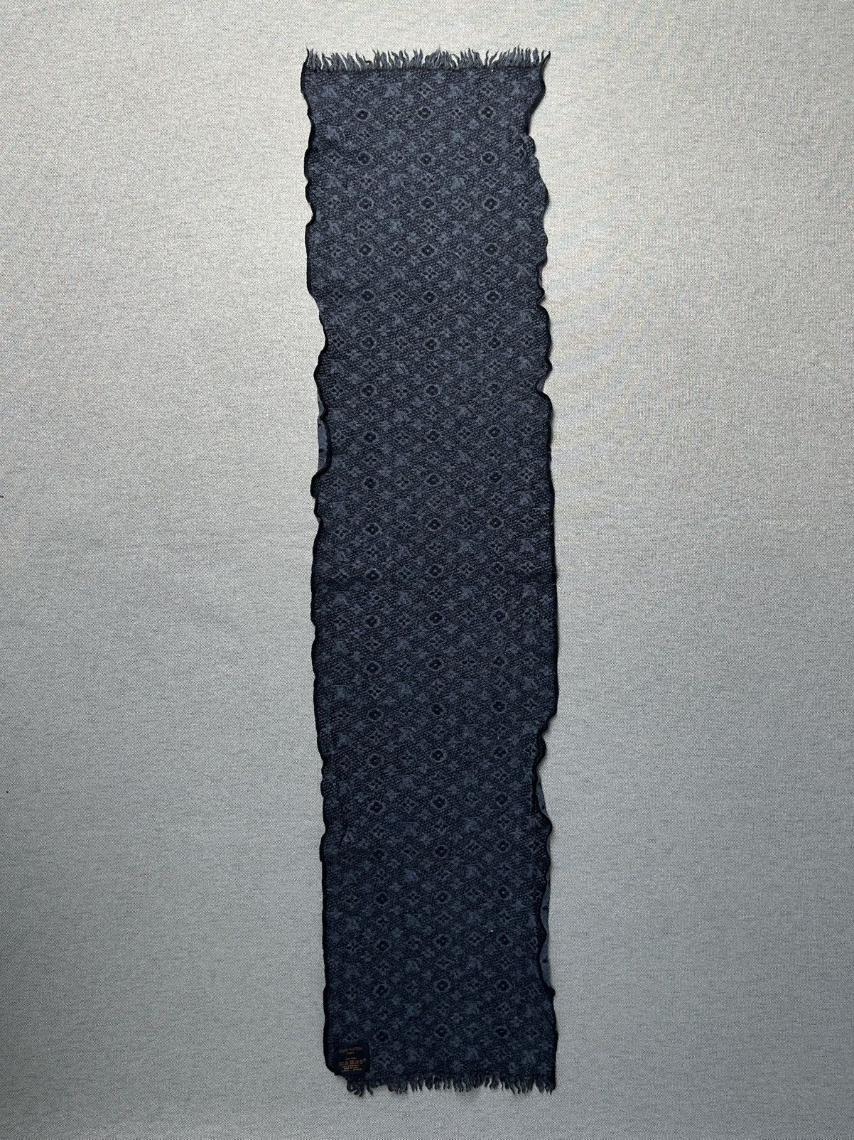 Louis Vuitton Louis Vuitton Navy Monogram Scarf Size ONE SIZE - 5 Thumbnail