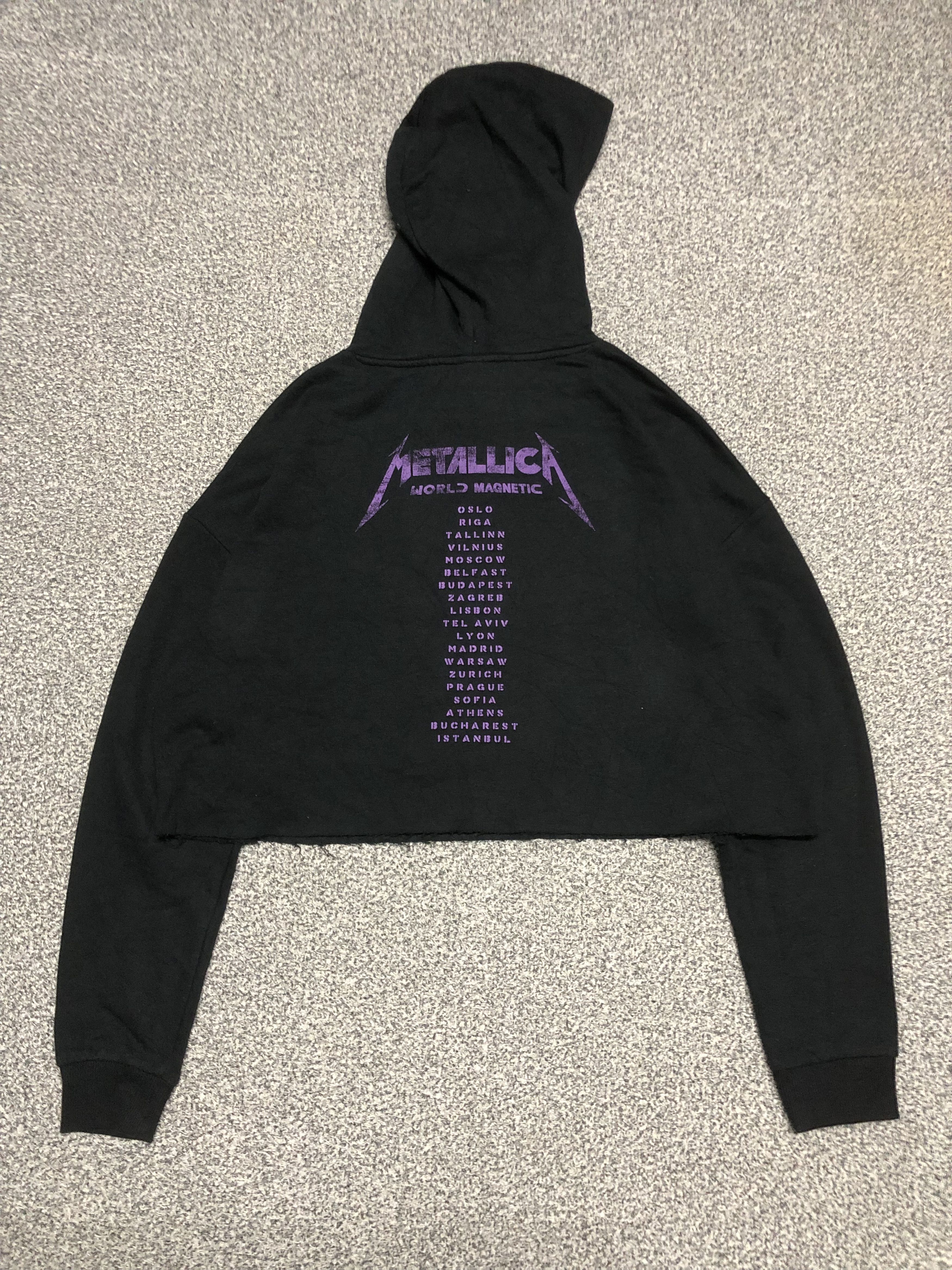 Band Tees Metallica Tour World Magnetic Crop Hoodie Size L / US 10 / IT 46 - 1 Thumbnail