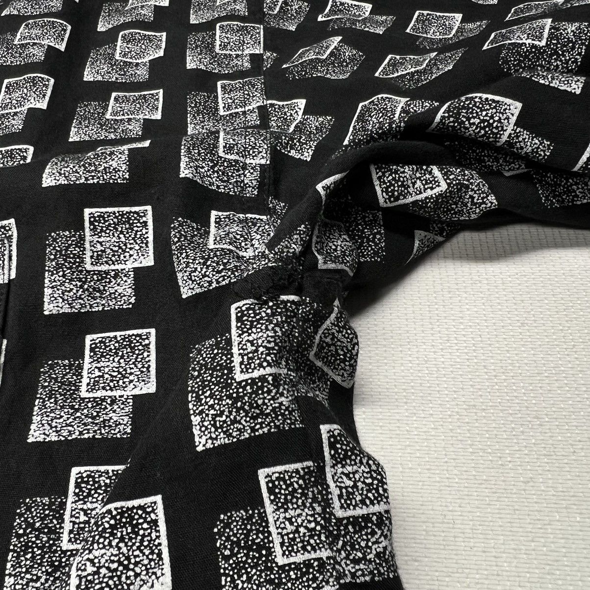 Vintage Vincente Nesi Button Up Shirt Black Print Geometric Squares Size US L / EU 52-54 / 3 - 9 Thumbnail