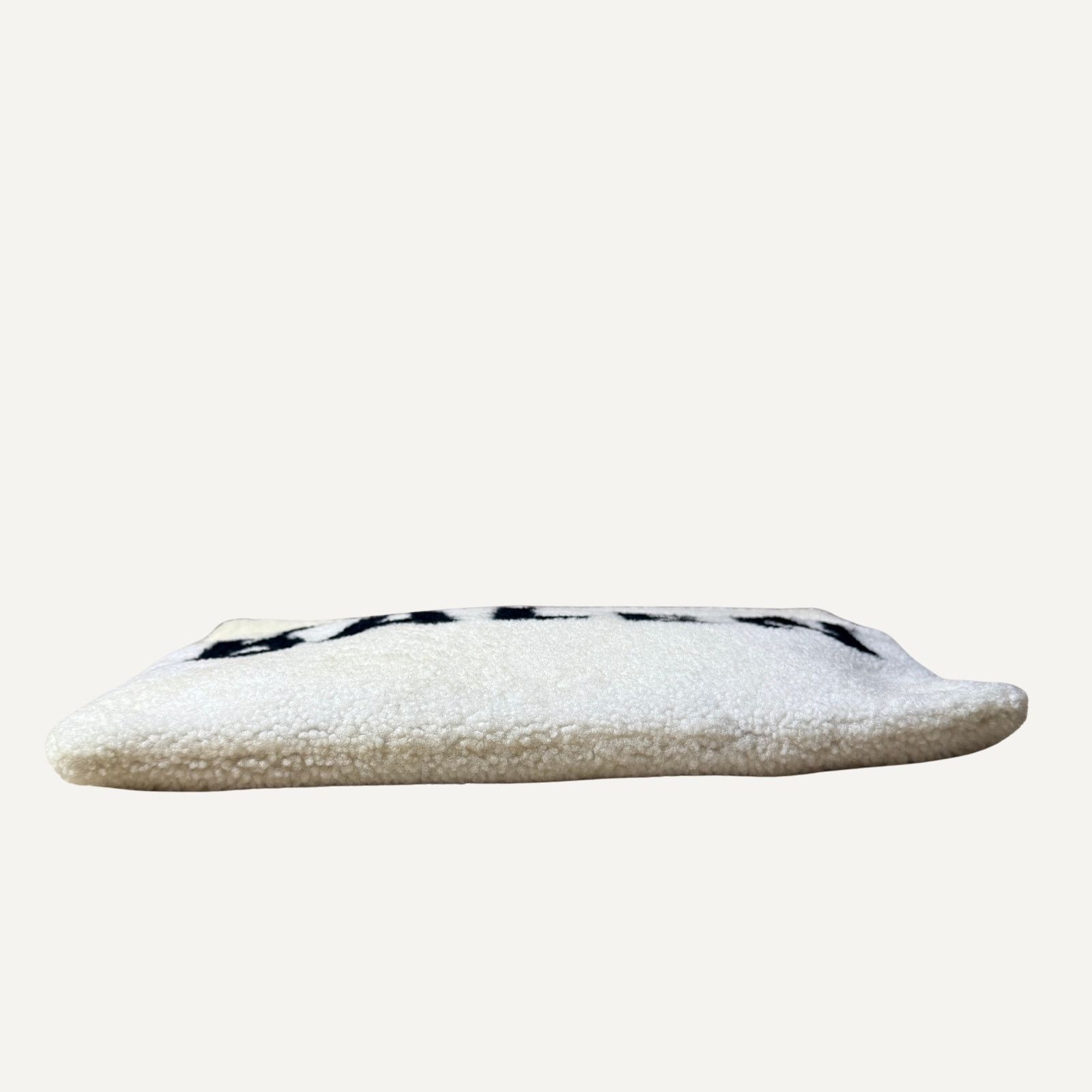 Balenciaga Unisex - Balenciaga Shearling Logo Boa Wool Clutch Bag Size ONE SIZE - 3 Thumbnail
