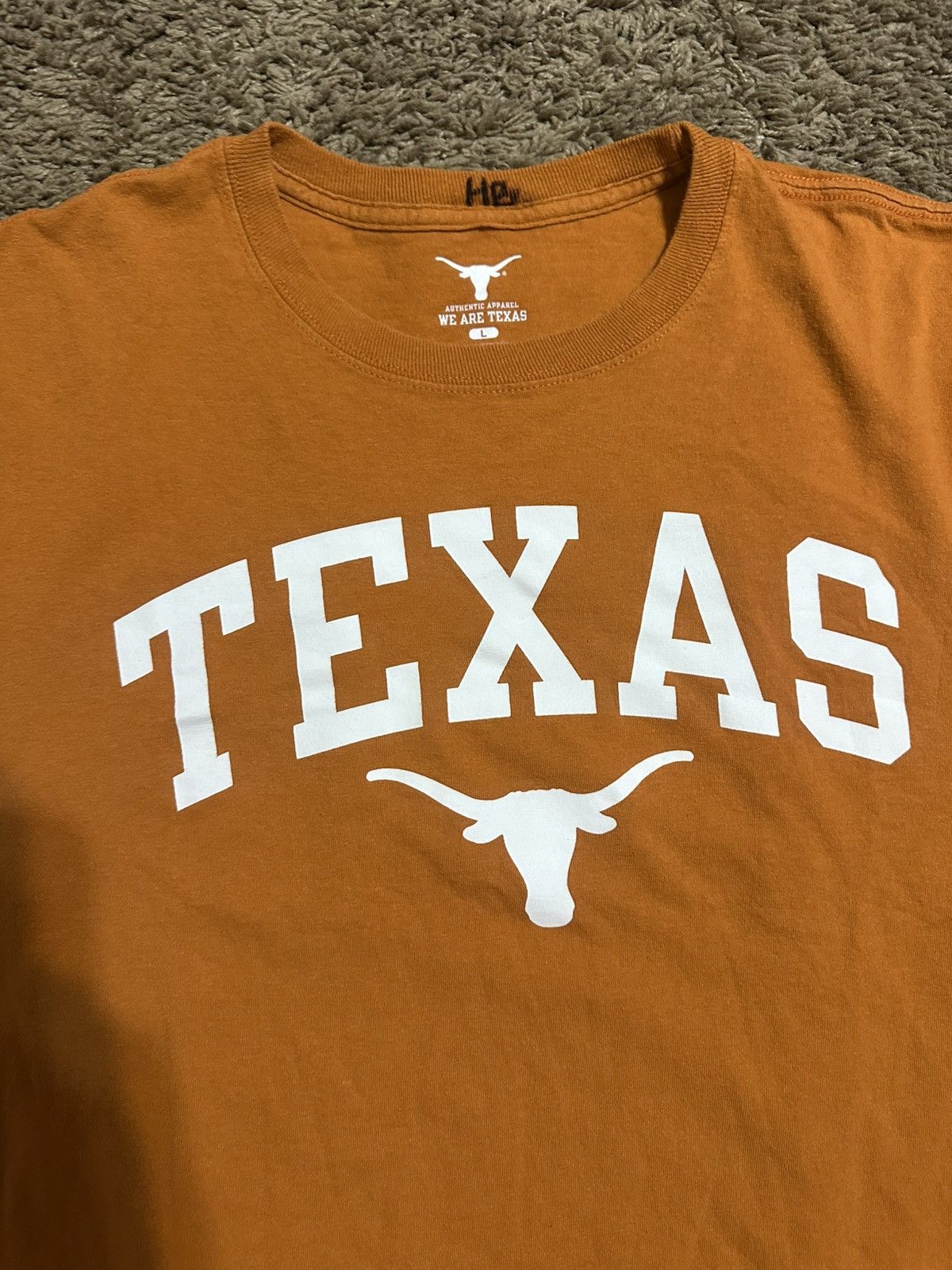 NCAA Vintage Texas Longhorns “big logo” shirt 00s size large Size US L / EU 52-54 / 3 - 2 Thumbnail