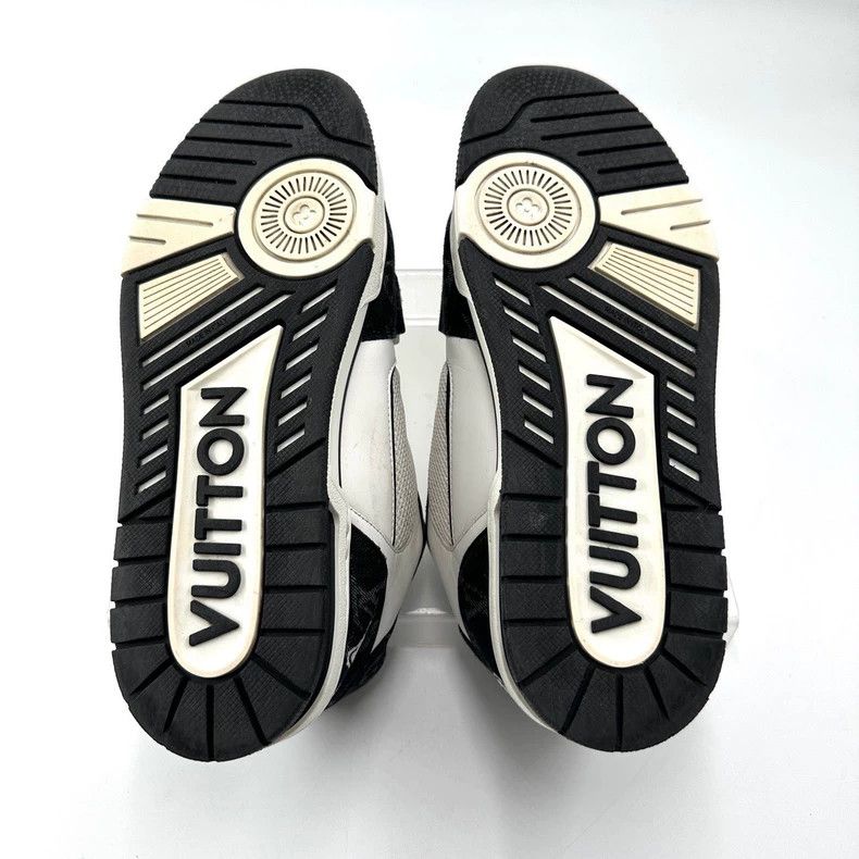 Louis Vuitton Louis Vuitton Trainer black and white printed velcro mesh Size US 9.5 / EU 42-43 - 4 Thumbnail