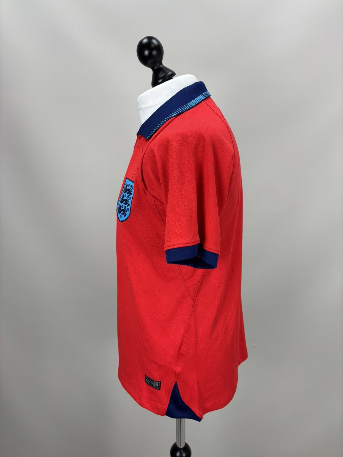Nike Mens t shirt Nike England Size S Color Red Size US S / EU 44-46 / 1 - 6 Thumbnail