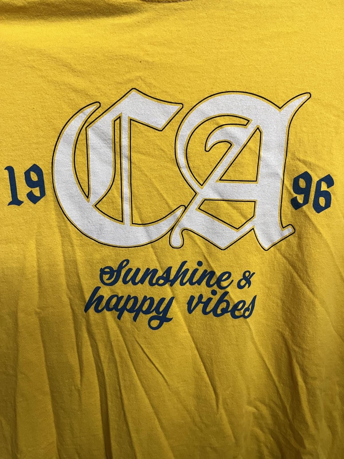 Designer The Vinyl Icons T-shirt 1996 CA Sunshine and Happy Vibes Tee Size US L / EU 52-54 / 3 - 3 Thumbnail