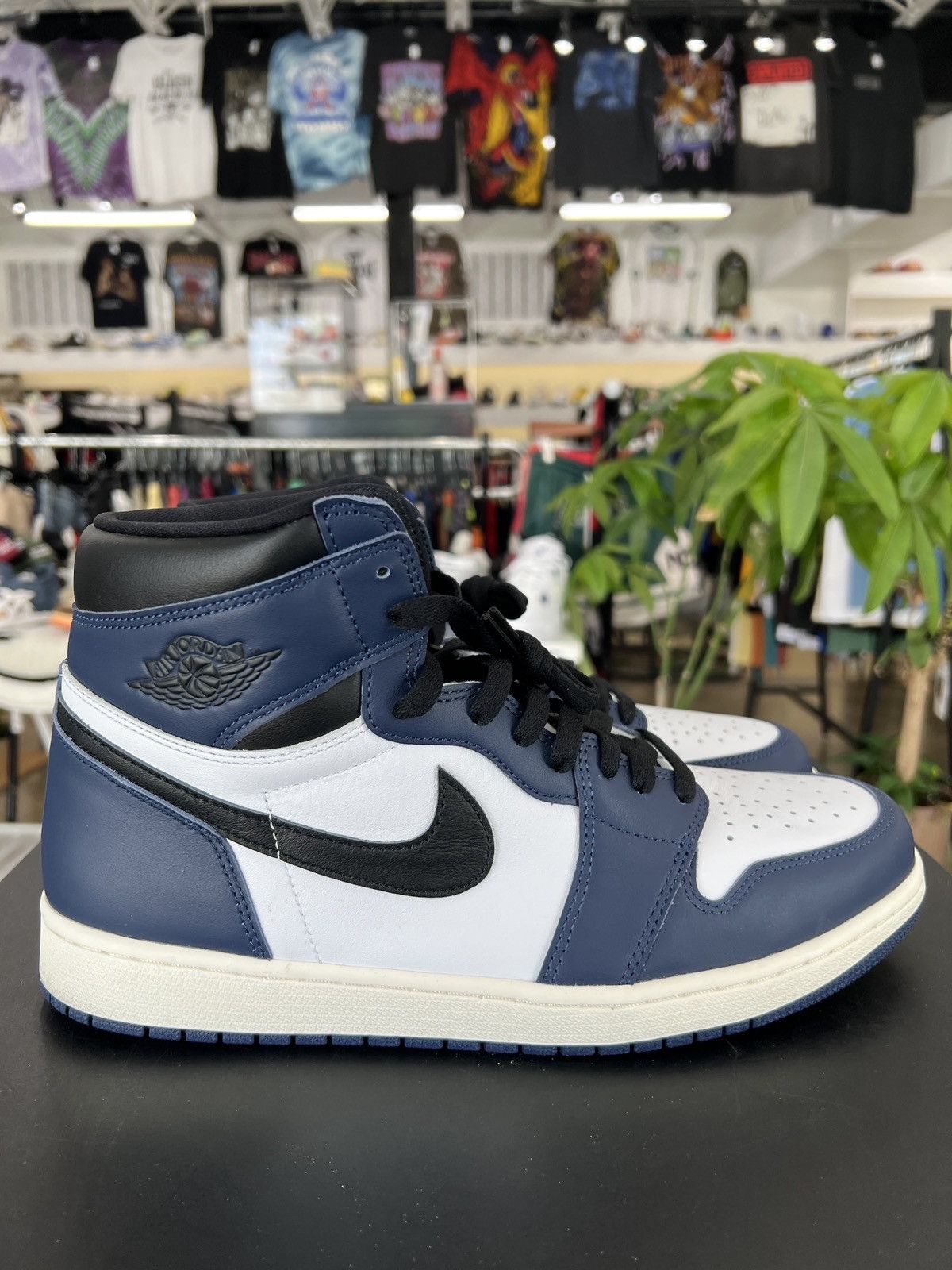 Jordan Brand Air Jordan 1 Midnight Navy Sz. 12.5 (2024) Size US 12.5 / EU 45-46 - 6 Thumbnail