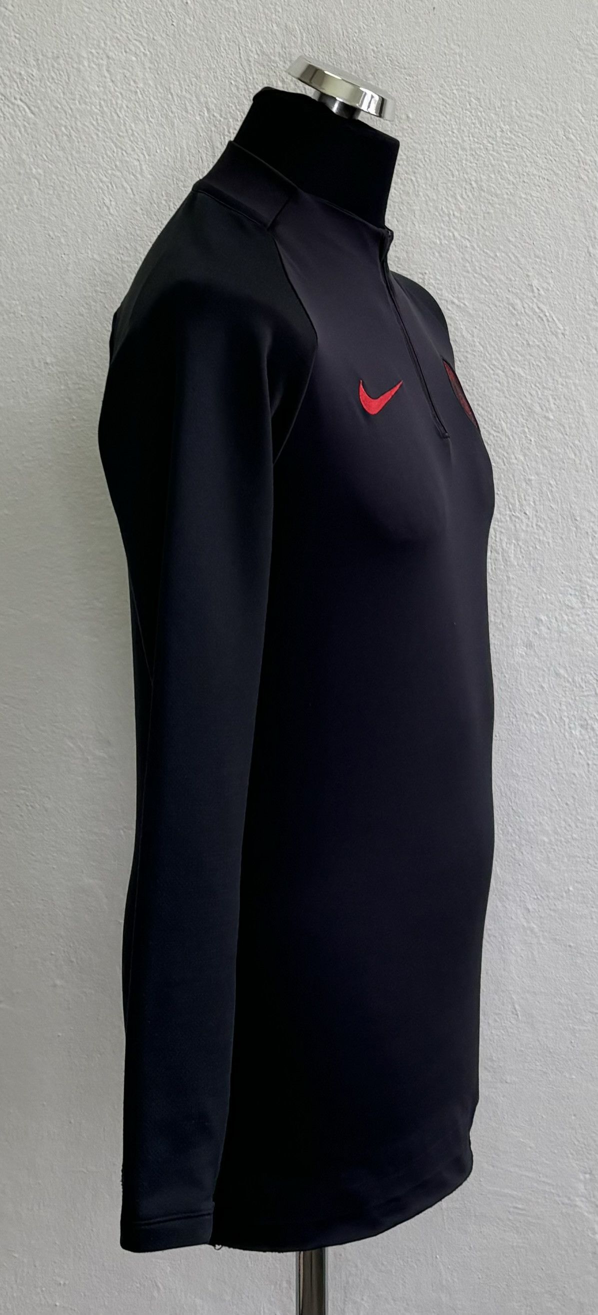 Nike Paris Saint Germain 2019/2020 Nike Football Sweatshirt. S Size US S / EU 44-46 / 1 - 4 Thumbnail