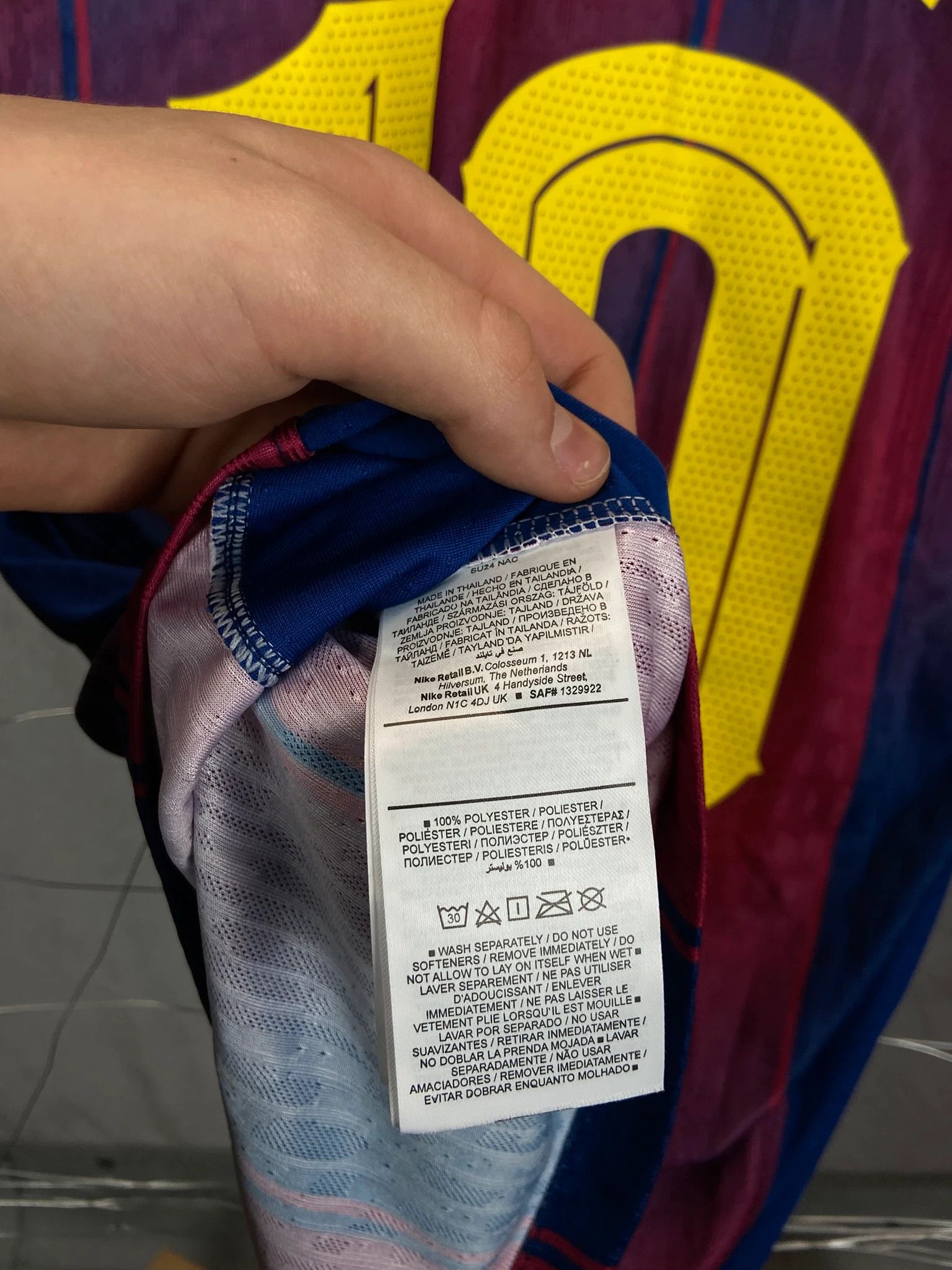 Nike Barcelona Red T-Shirt Size L Size US L / EU 52-54 / 3 - 9 Thumbnail
