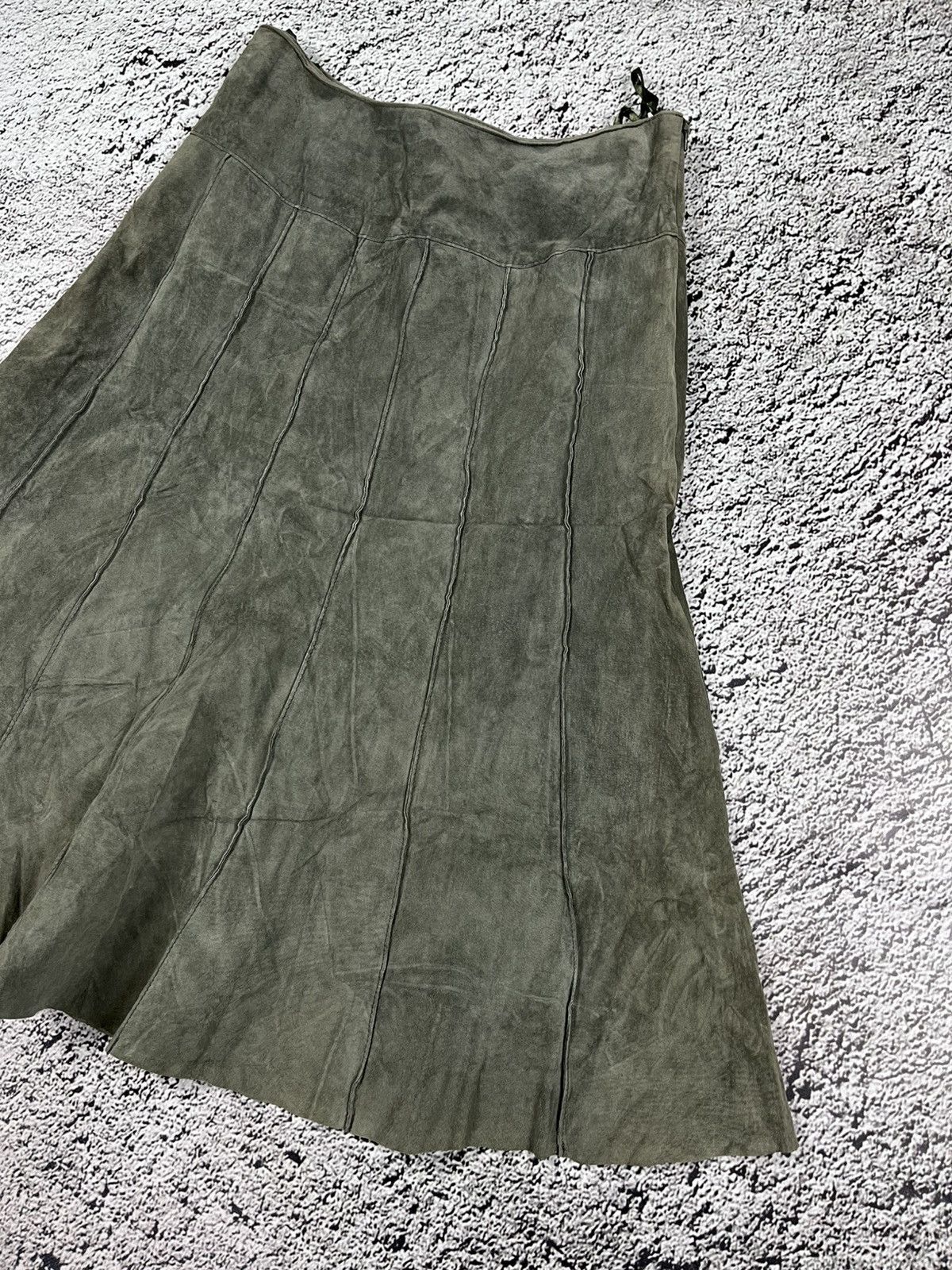 Leather Vintage Y2K Leather Olive Suede Pleated Skirt AvantGarde Size 28" / US 6 / IT 42 - 3 Thumbnail