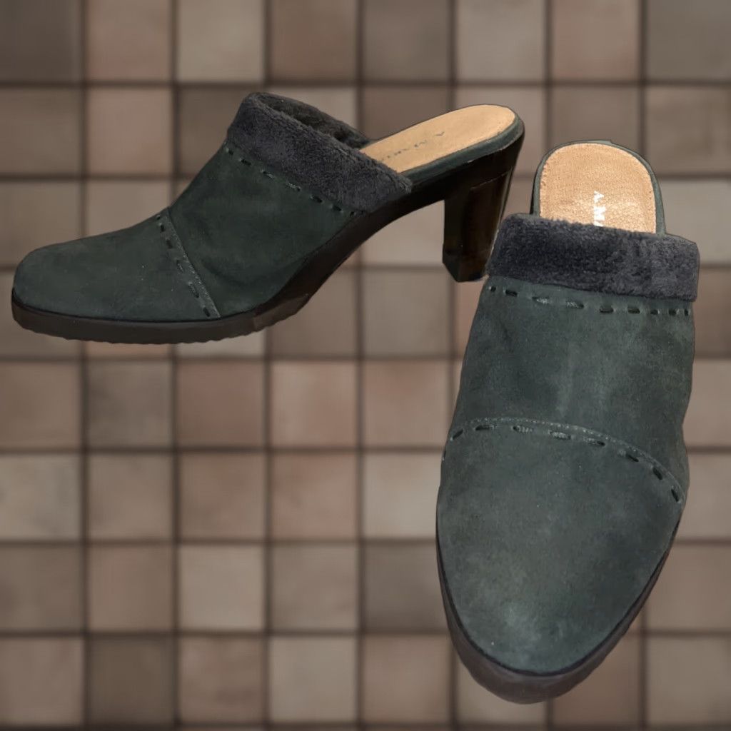 Vintage VINTAGE A. Marinelli Women Mules Suede Gray Cuban Heels Dress Shoes Size 8M Size US 8 / IT 38 - 1 Thumbnail
