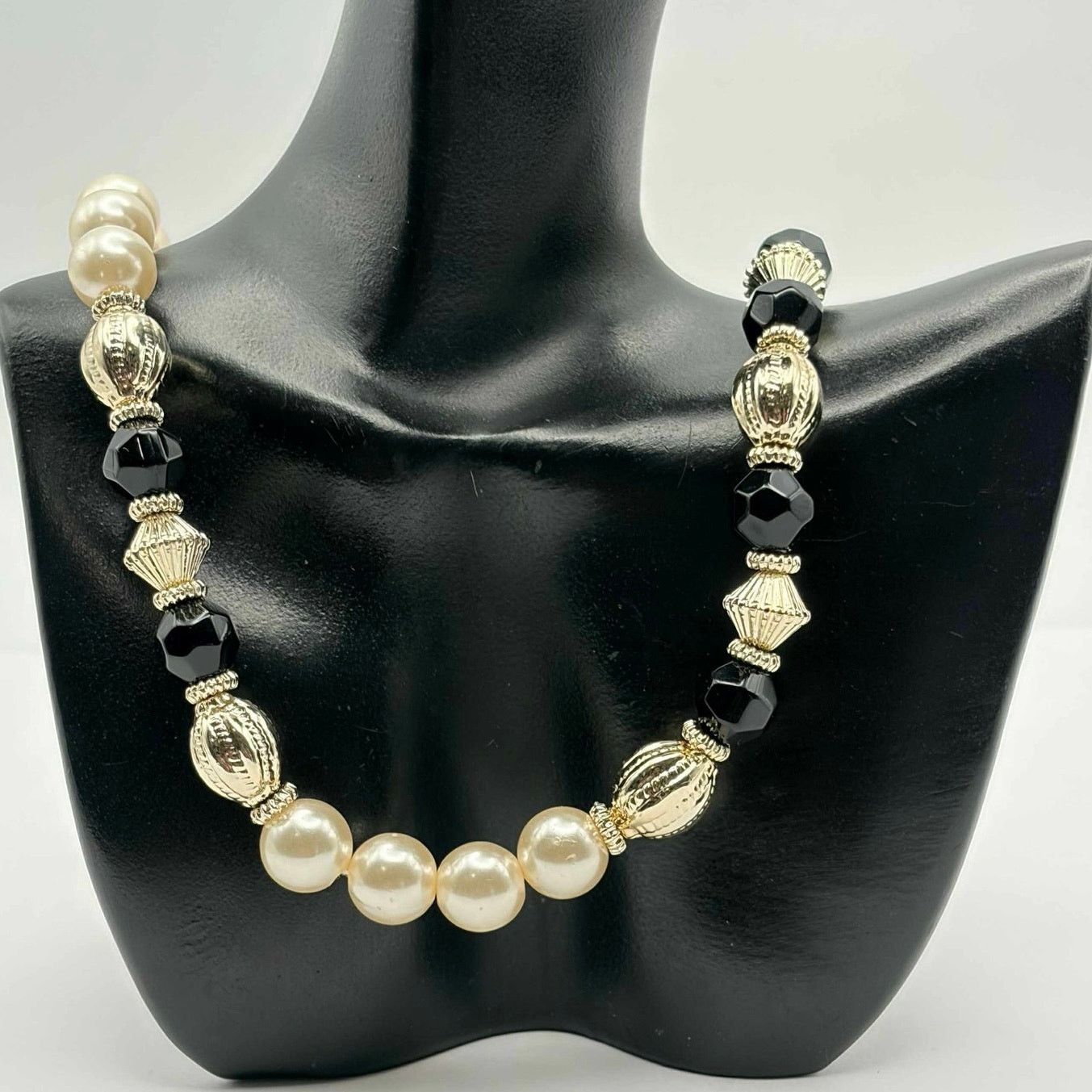 Other Black & Cream Beaded Necklace Size ONE SIZE - 1 Thumbnail