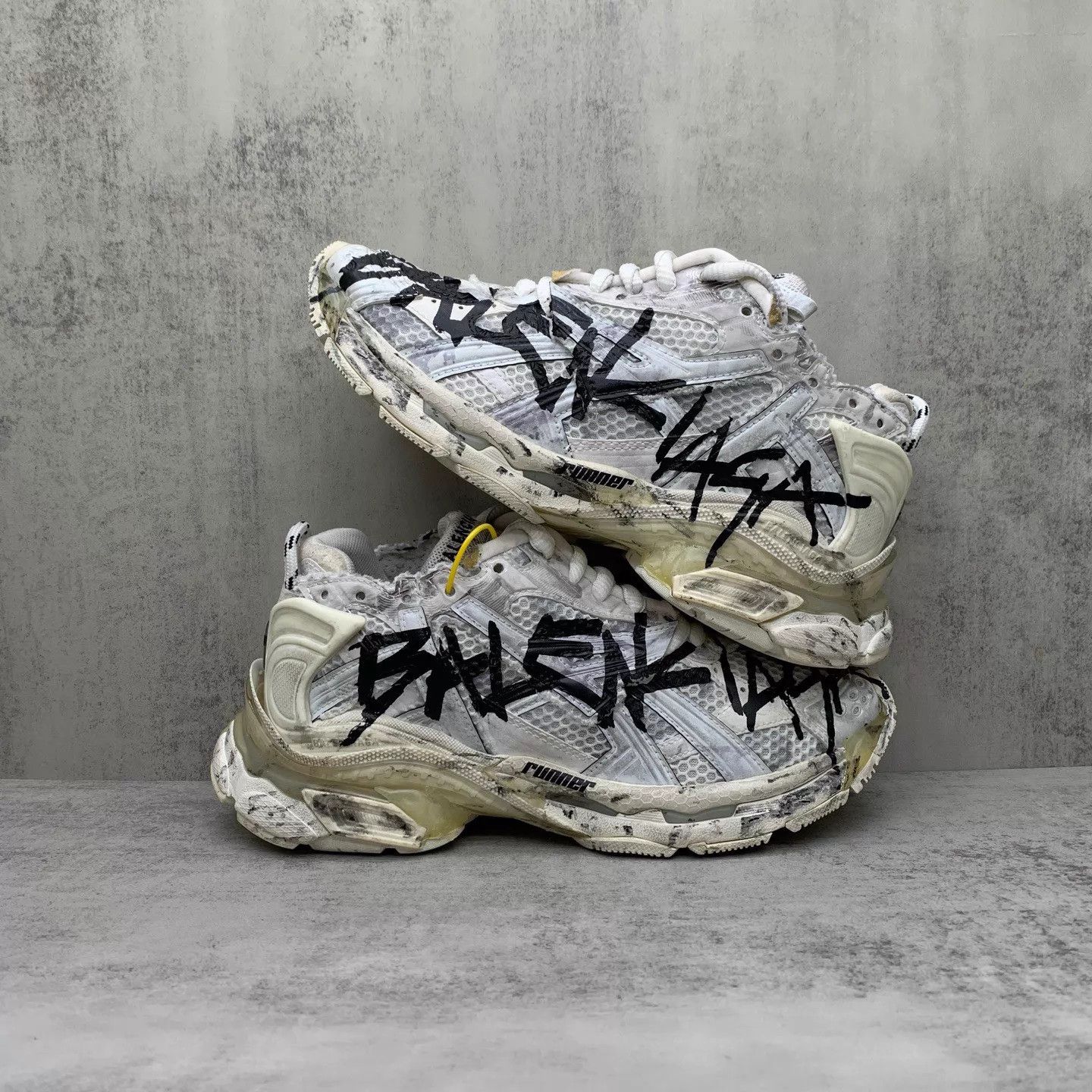 Balenciaga Balenciaga Runner White Graffiti 37 (98 New) Size US 6.5 / IT 36.5 - 2 Thumbnail