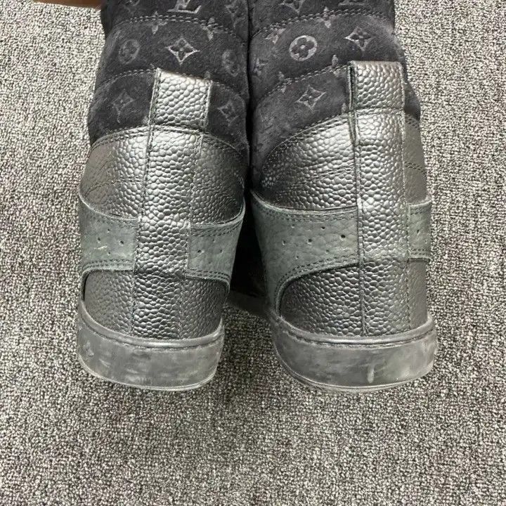 Louis Vuitton Louis Vuitton Logo High-Top Casual Sneakers -2508 Size US 7.5 / EU 40-41 - 3 Thumbnail