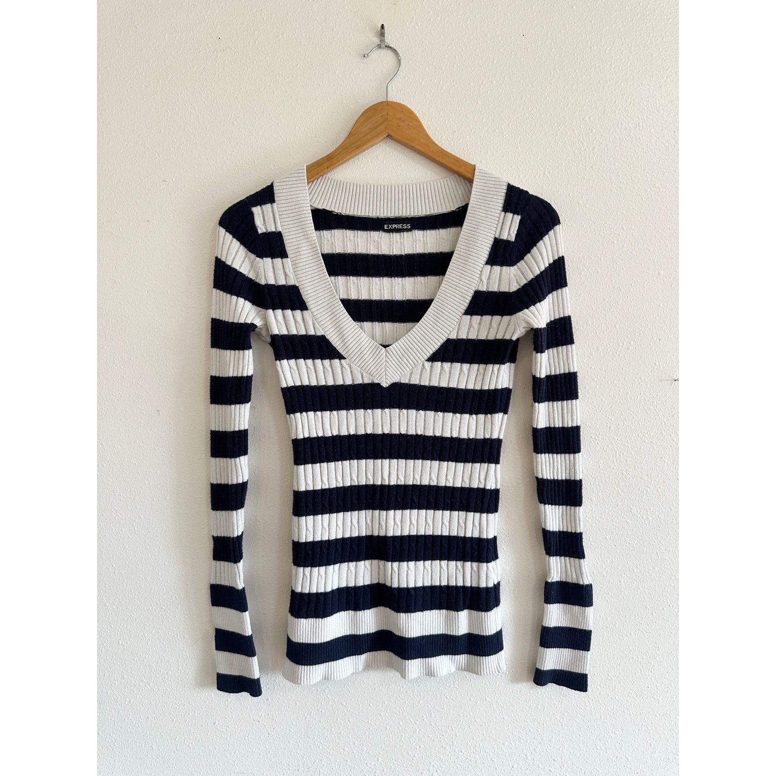 Express Y2K Navy & White Stripe V-Neck Sweater Size M / US 6-8 / IT 42-44 - 1 Thumbnail