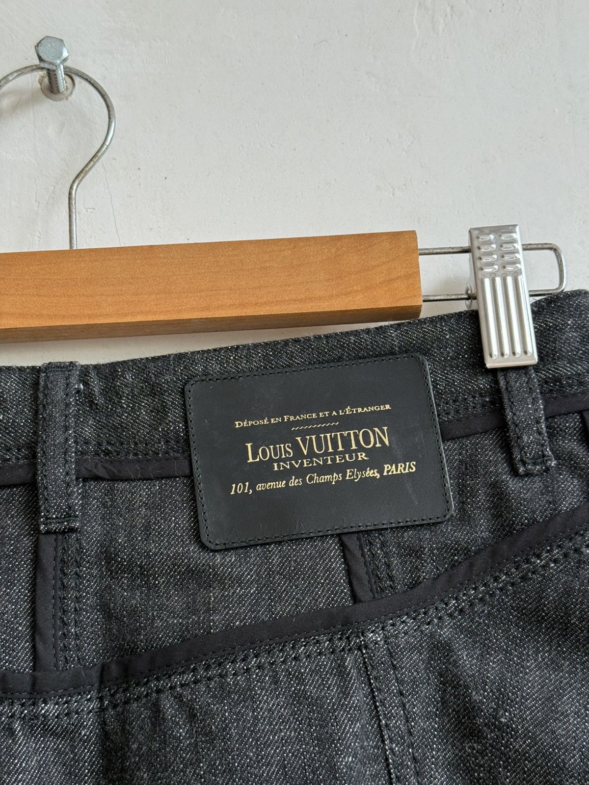 Louis Vuitton Luis Vuitton Grey Denim Skirt size 40 Size 27" / US 4 / IT 40 - 15 Thumbnail