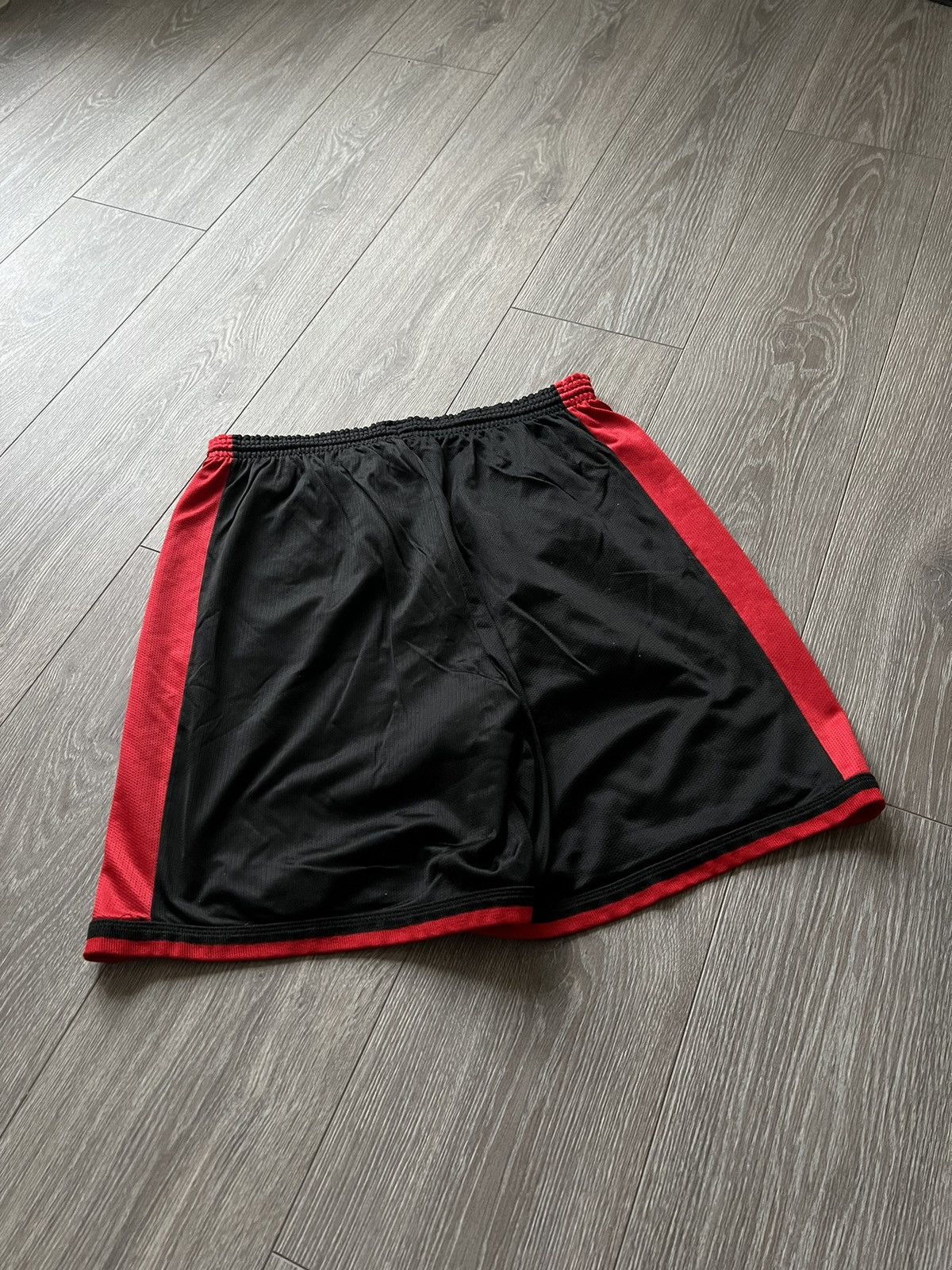 Champion × NBA × Vintage VINTAGE MIAMI HEAT NBA BASKETBALL SHORTS CHAMPION Size US 32 / EU 48 - 12 Thumbnail