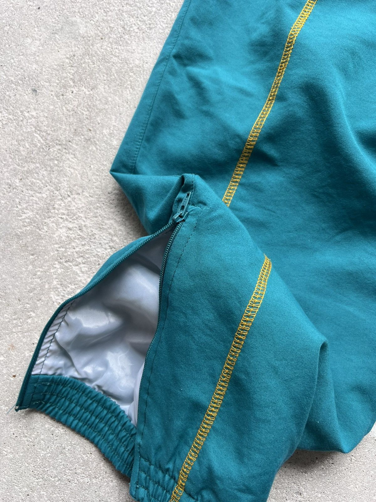 Adidas 90s Adidas Retro Track Suit Rare Size US 32 / EU 48 - 13 Thumbnail