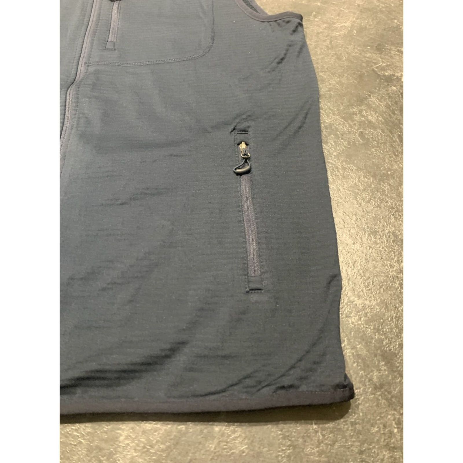 Orvis Orvis Vest Pockets Full Zip Blue Polyester L Large Men's Regular Stand-Up Collar Style Features: Pockets Jacket/Coat Length Mid-Length Zipper Closure Size US L / EU 52-54 / 3 - 2 Thumbnail