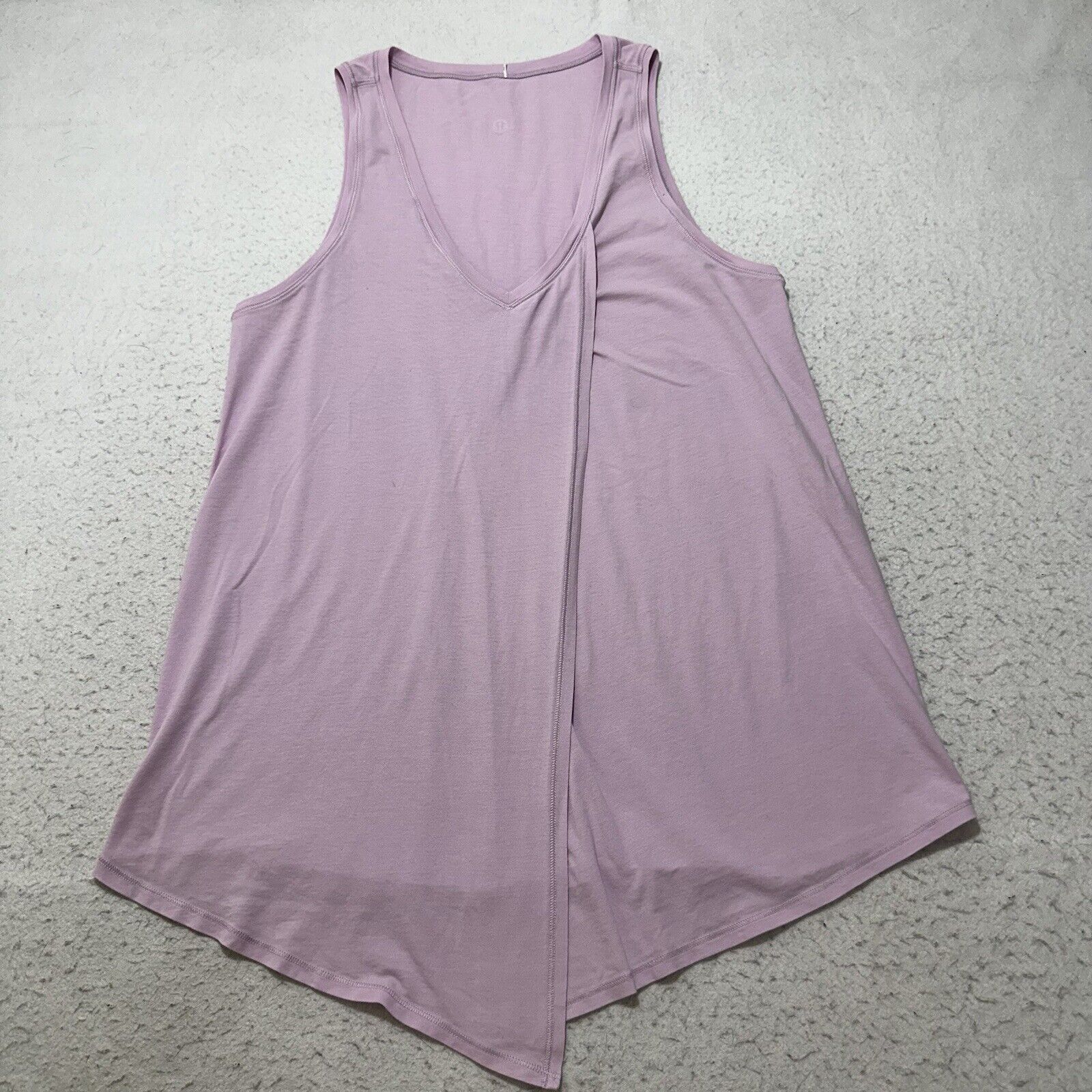 Lululemon Lululemon 6 Knot A Problem Tank Top Rose Quartz Pink V-Neck Size M / US 6-8 / IT 42-44 - 1 Thumbnail