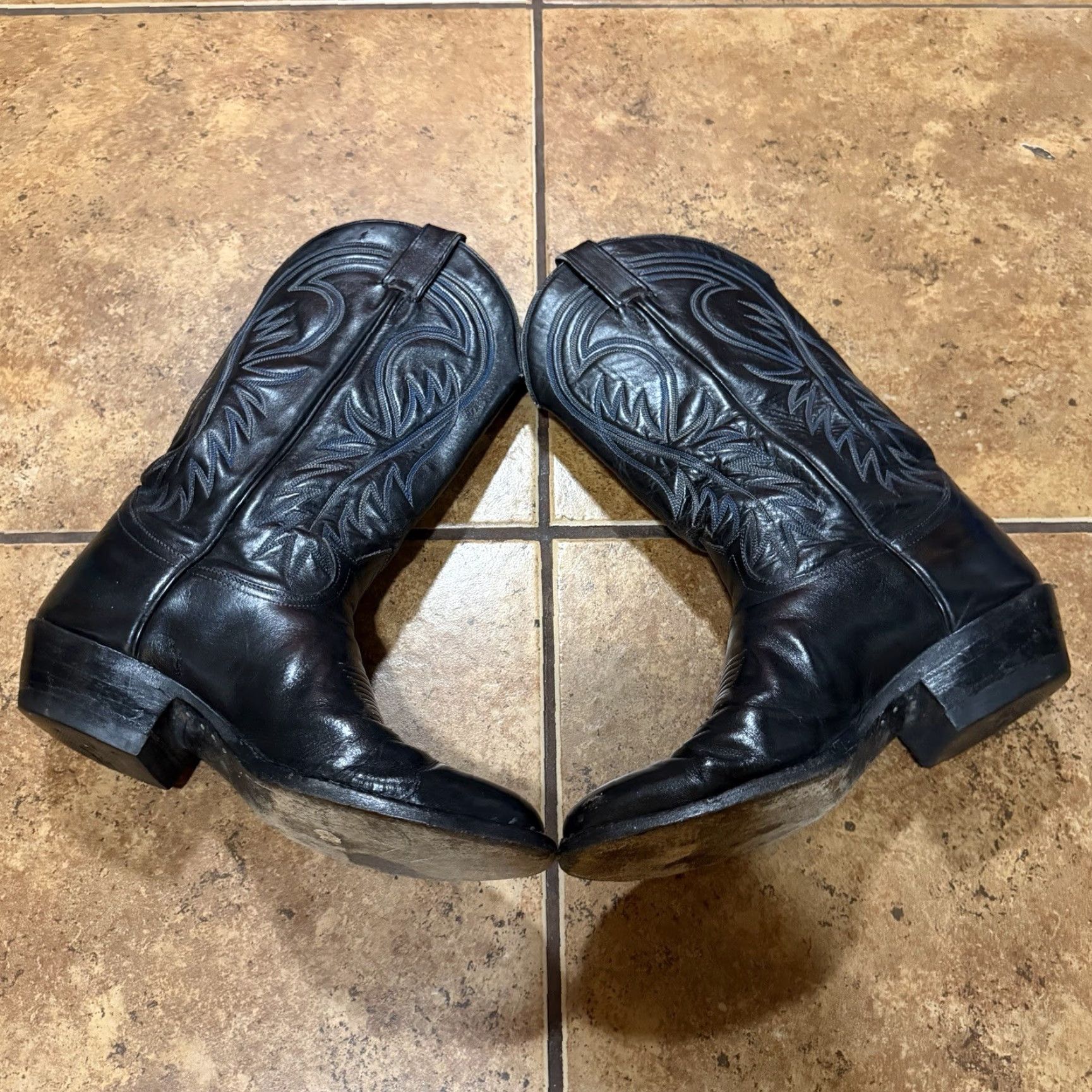 Tony Lama VINTAGE Tony Lama Boots Mens Size 8 D Style 6238 Black Leather Cowboy Boot Mens Shoes Boots Black Leather Western Cowboy 80s 90s Size US 8 / EU 41 - 2 Thumbnail