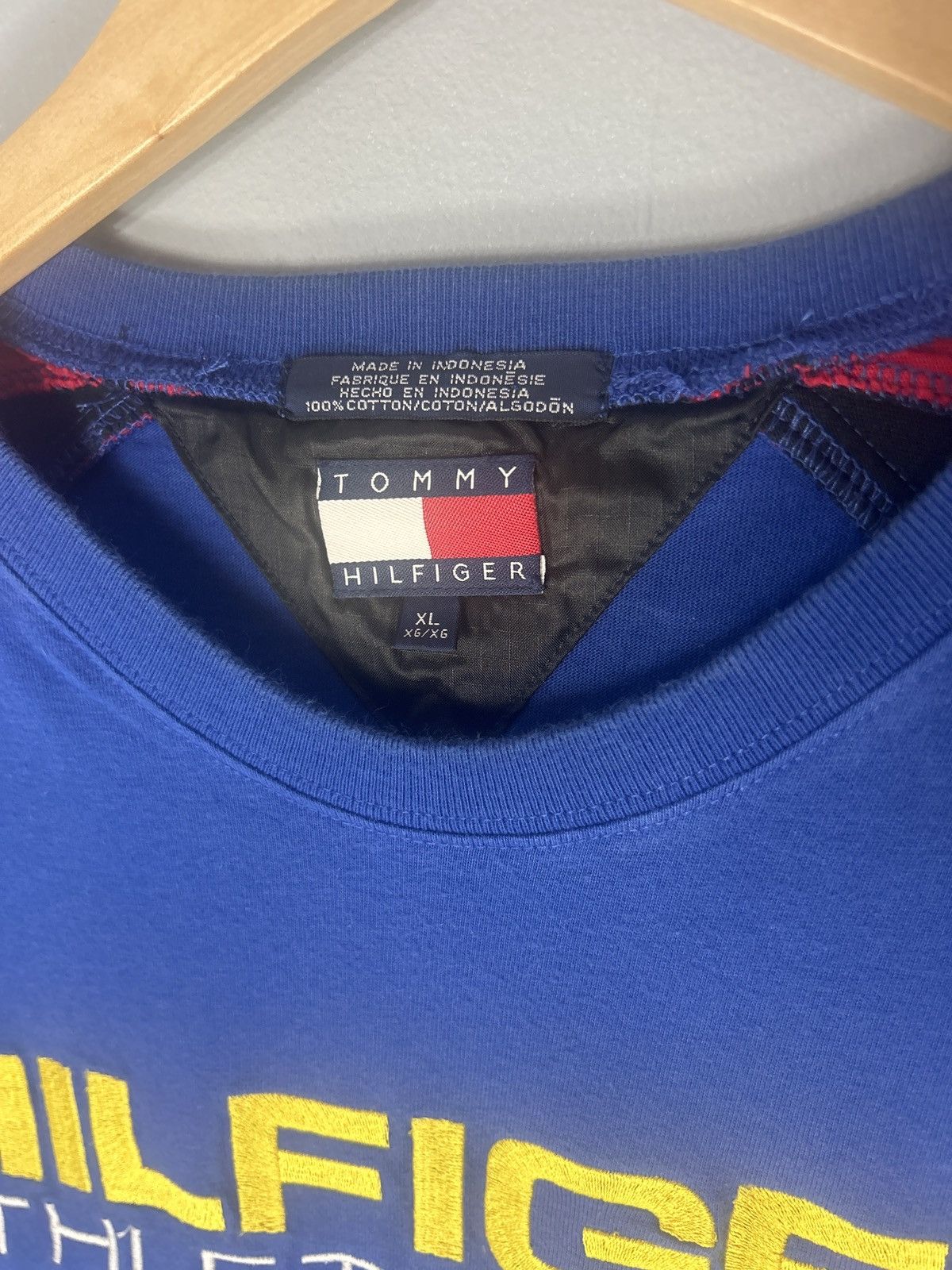 Tommy Hilfiger Vintage 90s Tommy Hilfiger Athletics Gear Tee Size US XL / EU 56 / 4 - 5 Thumbnail