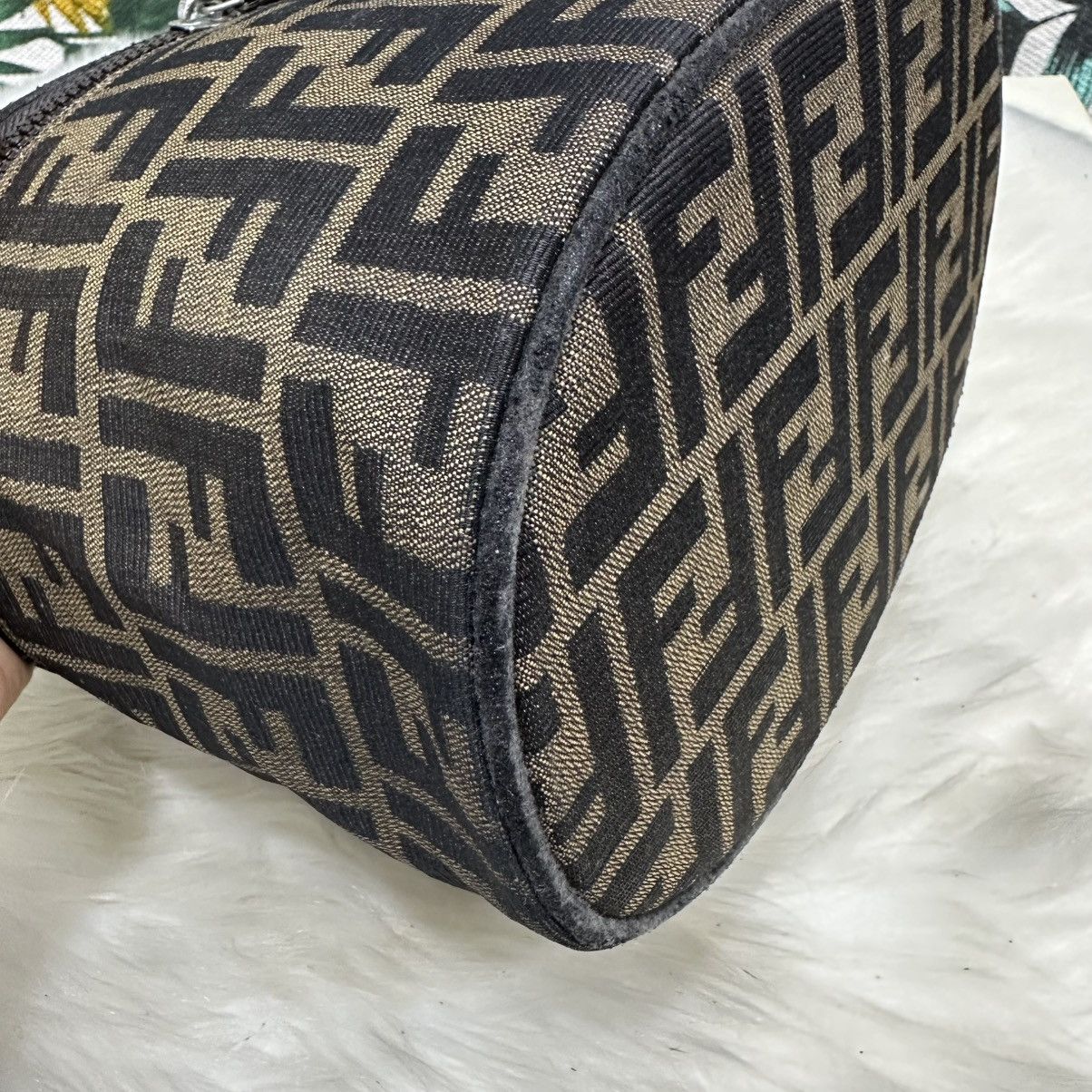 Fendi Authentic Vtg. FENDI Zucca Vanity Bag Size ONE SIZE - 5 Thumbnail