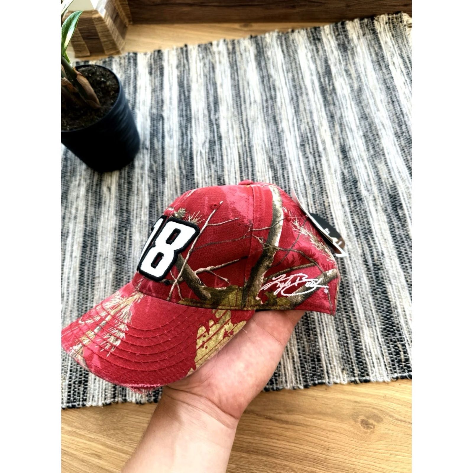 Realtree REALTREE NASCAR RACING CAP SNAPBACK HAT 18 JOE GIBBS RED One Size Mens Cap Size ONE SIZE - 4 Thumbnail