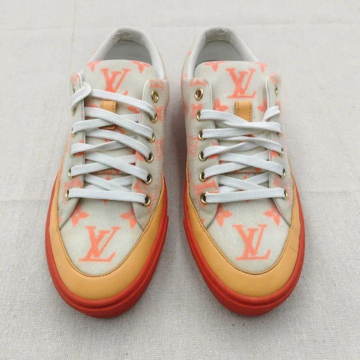 Louis Vuitton Louis Vuitton Stylish Low-Top Sneakers in White and Orange Size US 6 / IT 36 - 2 Thumbnail