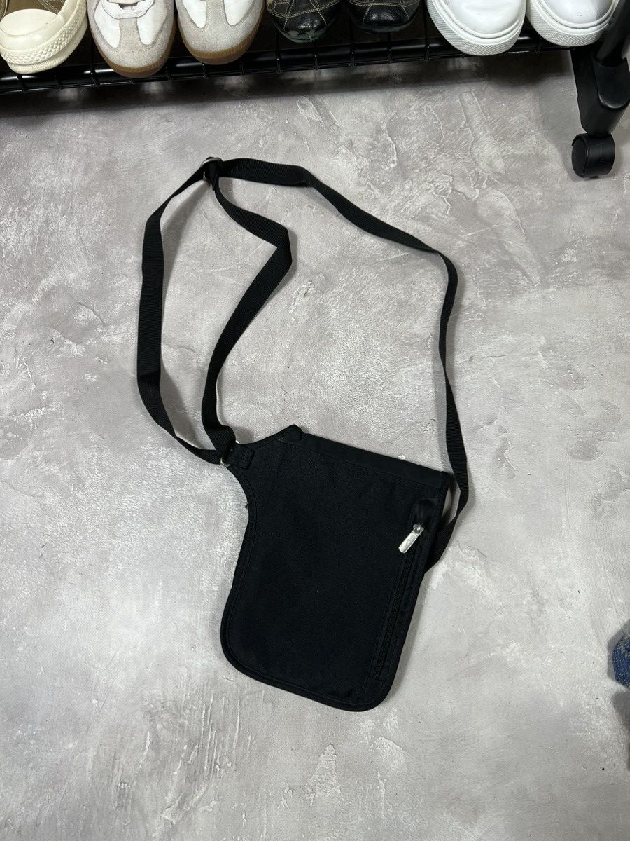 Vintage Vintage 90s Nike Distressed Crossbody Bag Size ONE SIZE - 3 Thumbnail